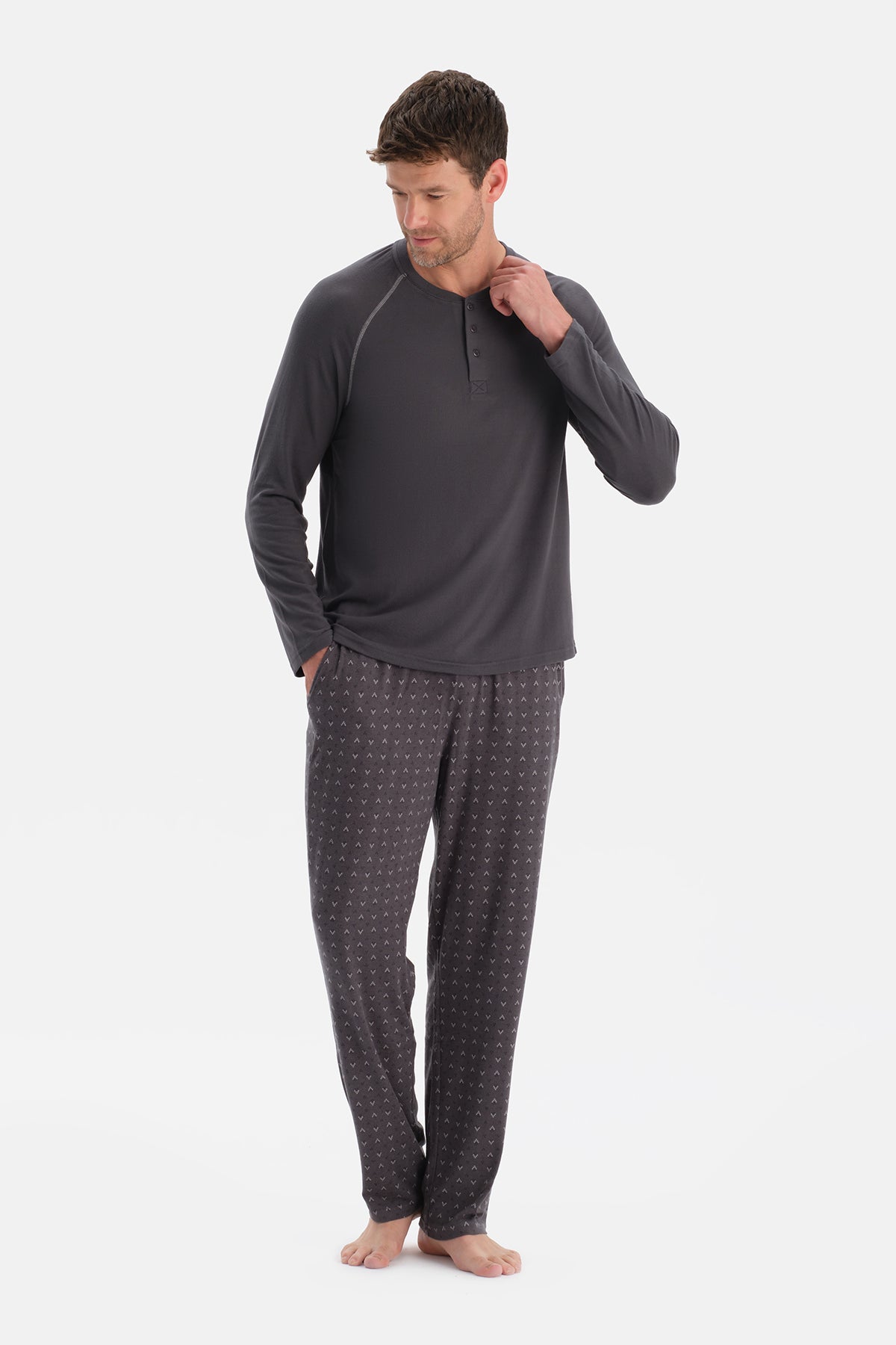 Antrasıt Dikiş Detaylı Ve Patlı Termal Tişört Pantolon Pijama Takımı