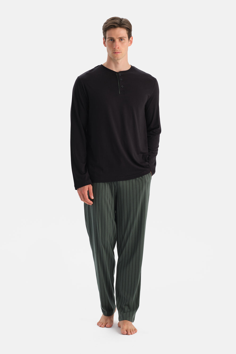 Siyah Uzun Kollu Patlı Tişört Pantolon Takım