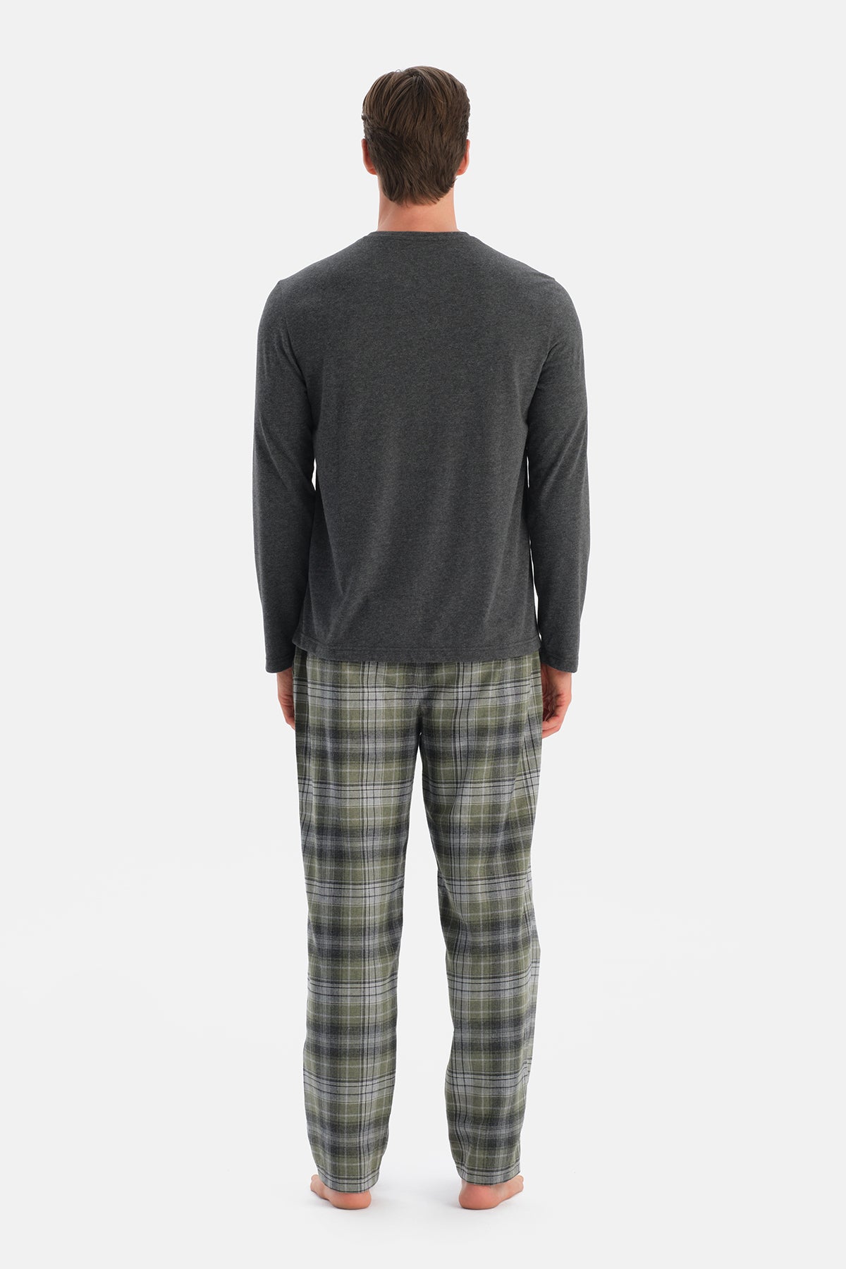 UZUN KOLLU PAT VE CEP DETAYLI TİŞÖRT PANTOLON TAKIM