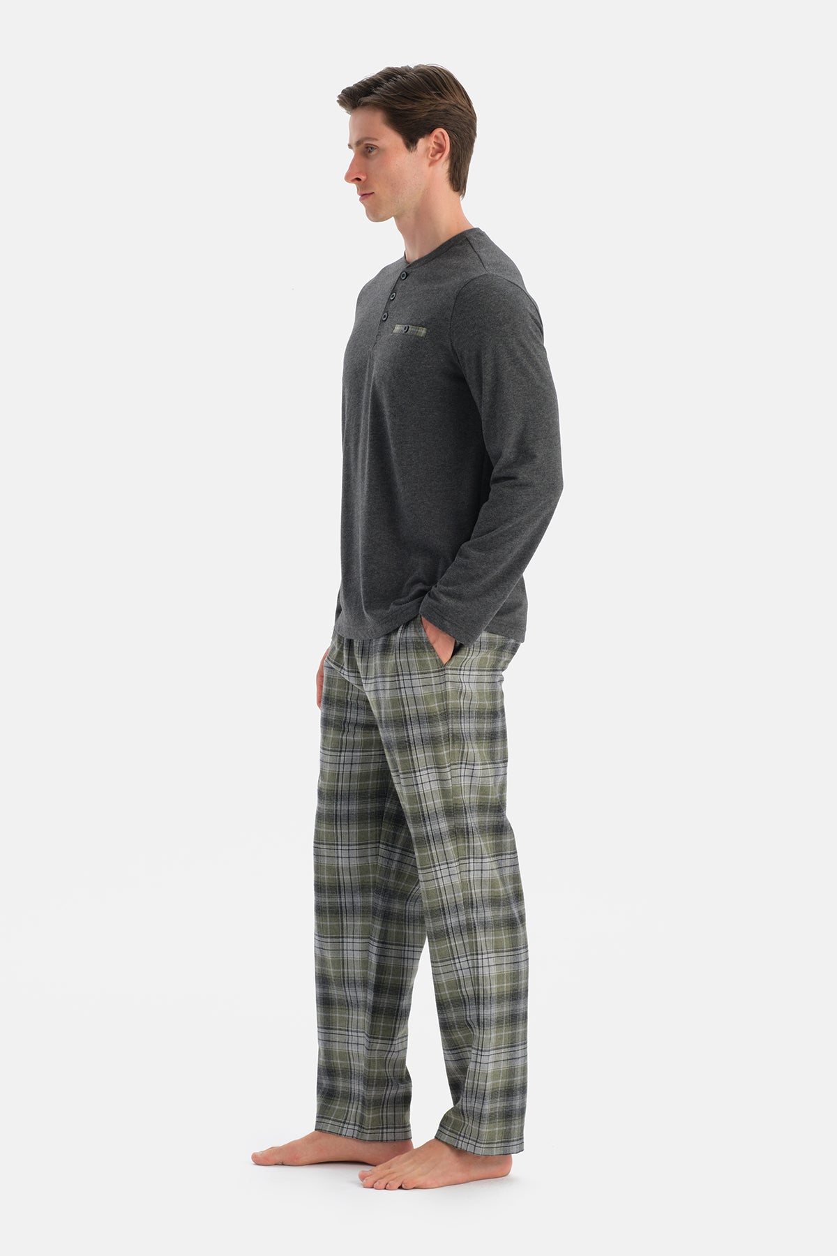 UZUN KOLLU PAT VE CEP DETAYLI TİŞÖRT PANTOLON TAKIM