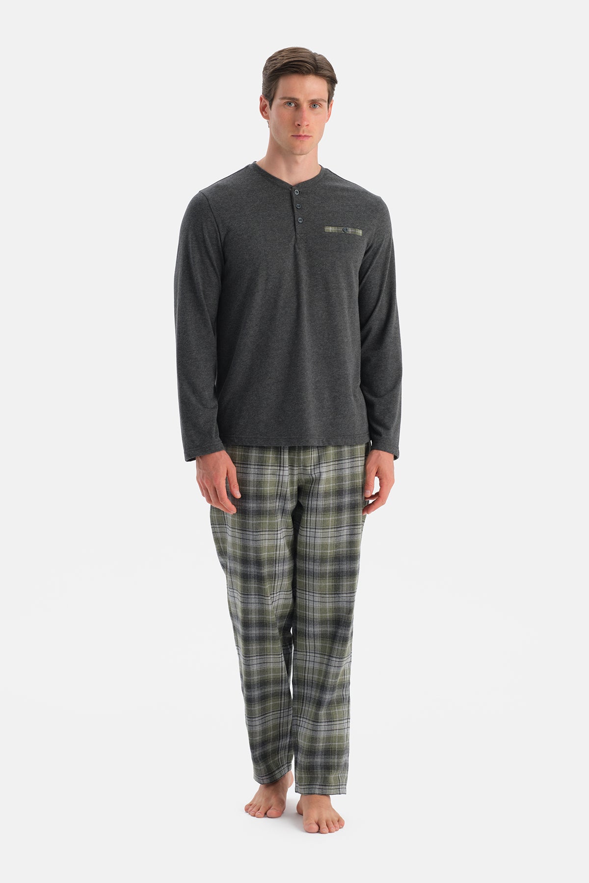 UZUN KOLLU PAT VE CEP DETAYLI TİŞÖRT PANTOLON TAKIM