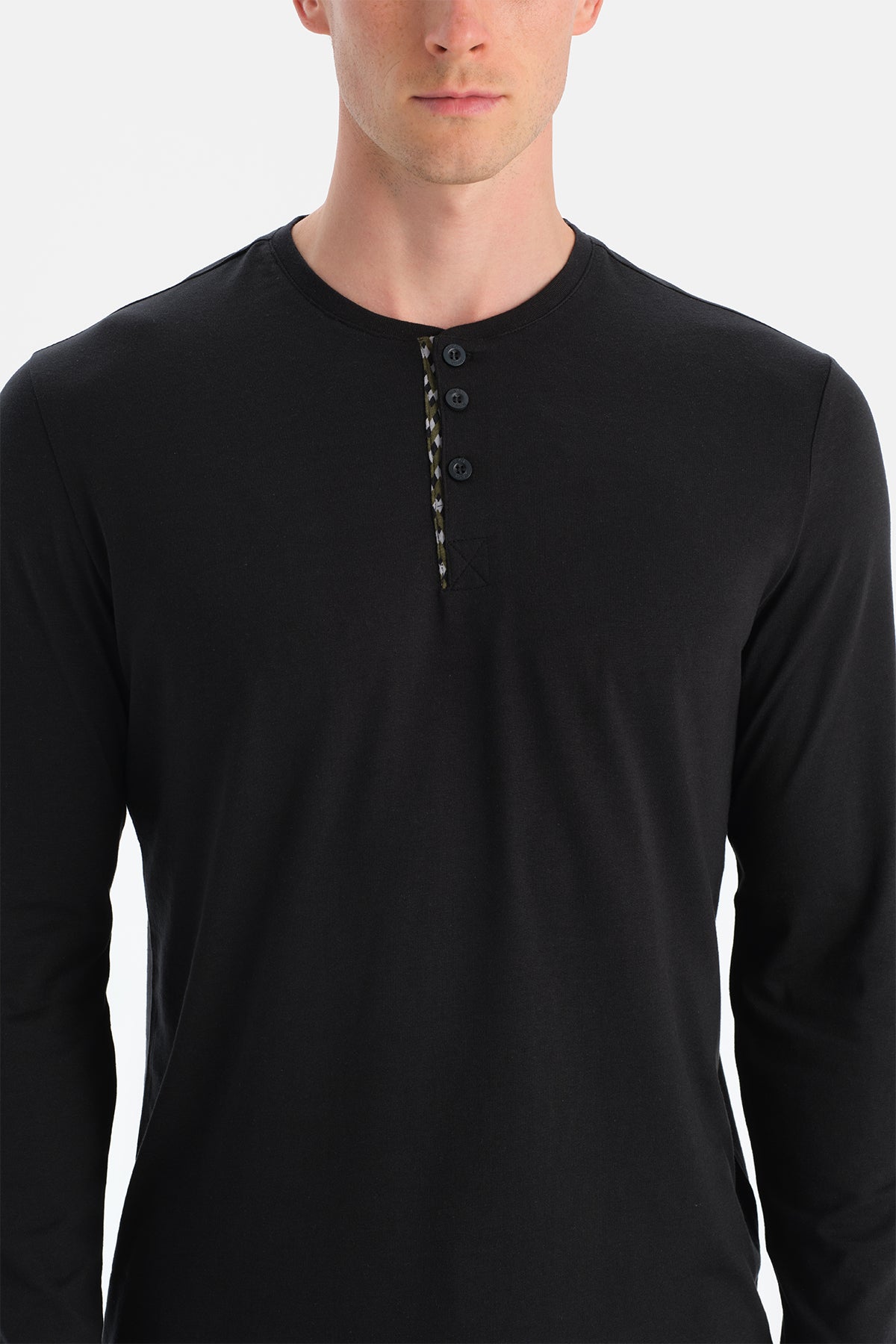 Siyah Uzun Kollu Patlı Tişört Pantolon Takım