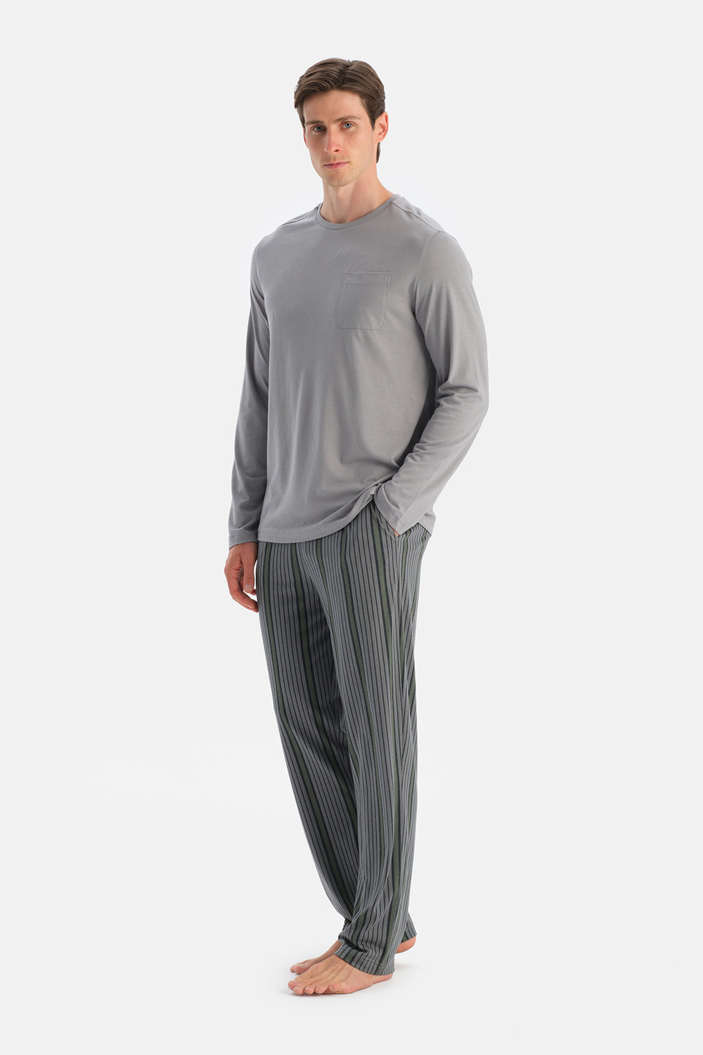 Açık Gri Dikiş Ve Cep Detaylı Tişört Pantolon Takım