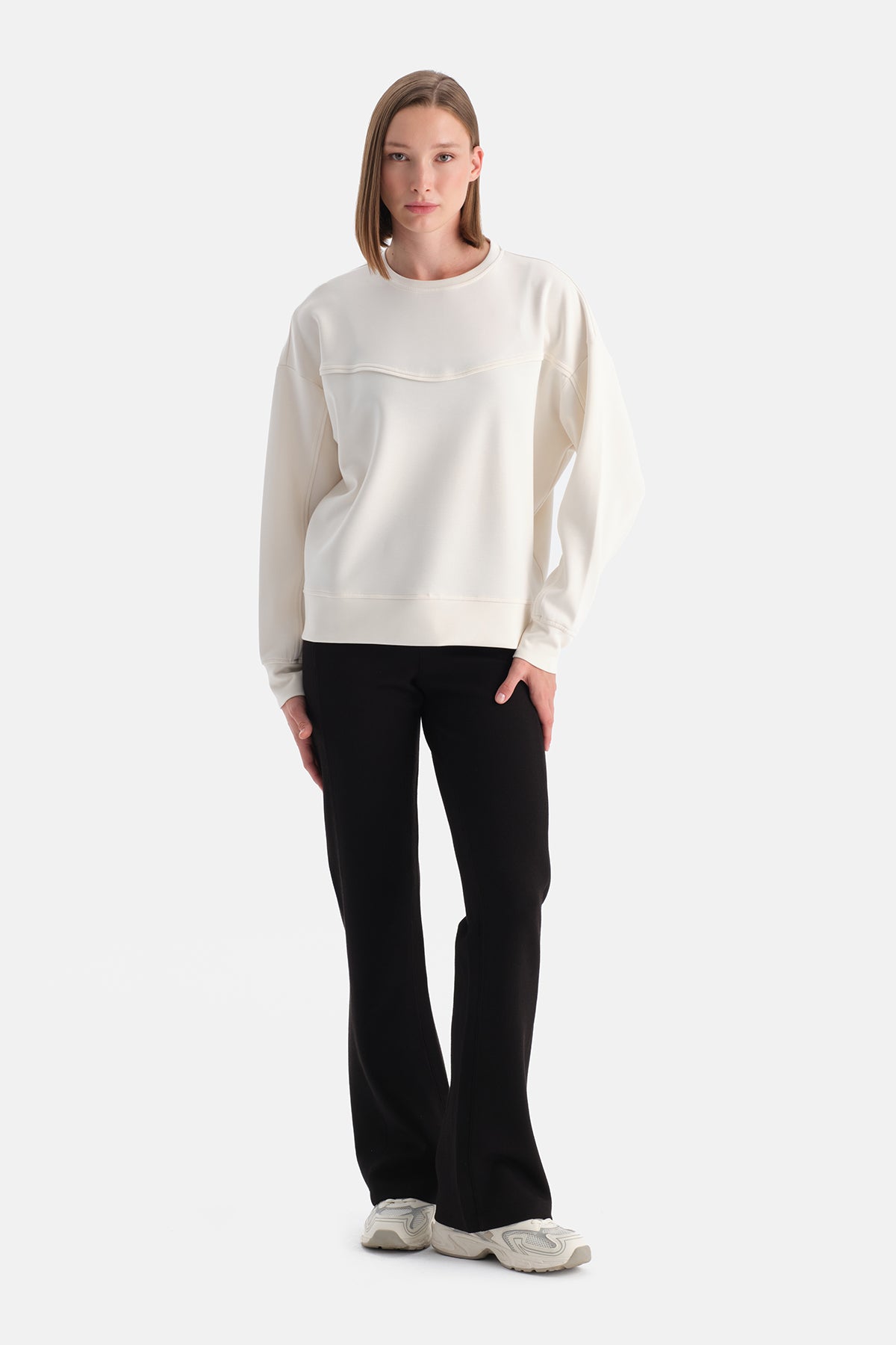 Ekru Kadın Modal Biye Detaylı Sweatshirt