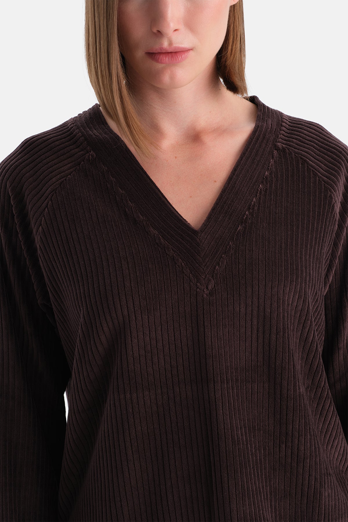 Koyu Kahve V Yaka Uzun Kollu Kadife Sweatshirt