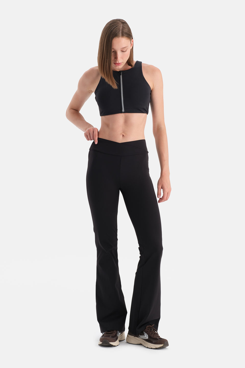 Siyah Kadın Önden Fermuarlı Sporcu Sütyeni