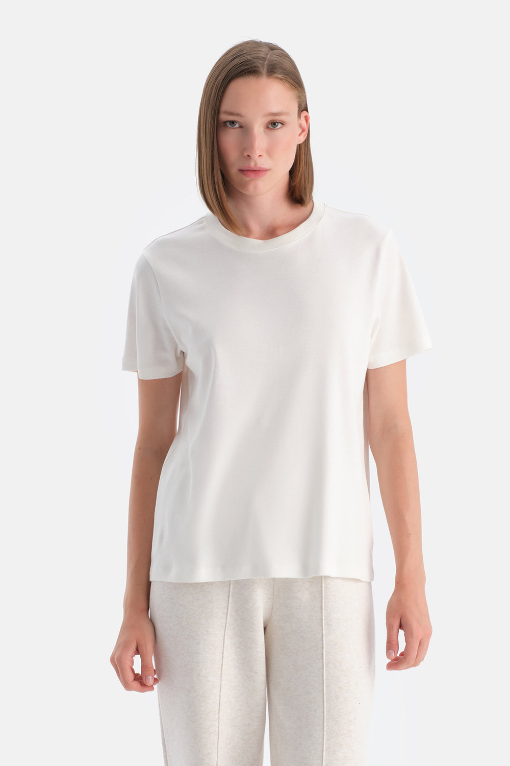 Ekru Bis Yaka Merserize Kısa Kollu Tişört
