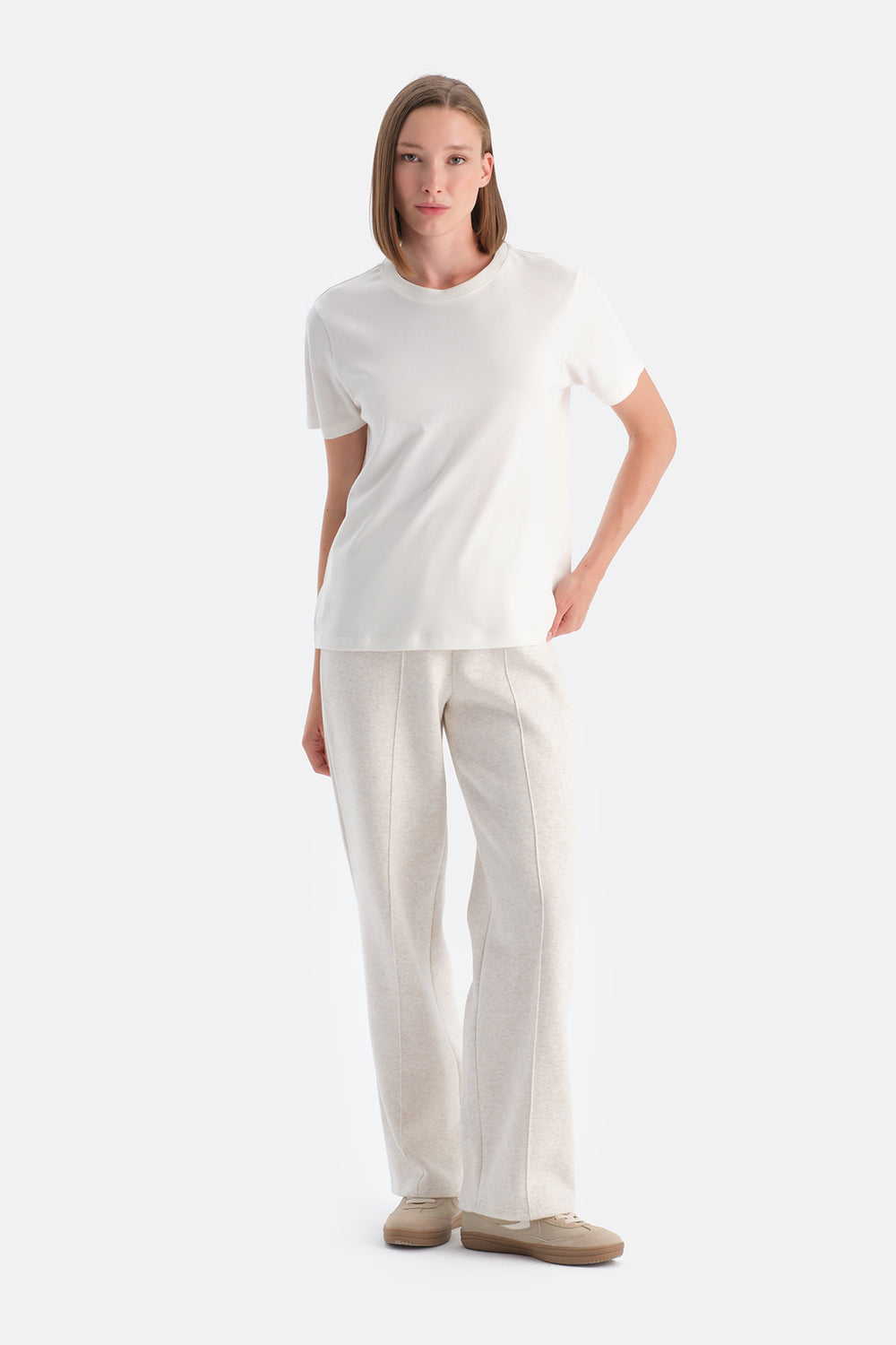 Ekru Bis Yaka Merserize Kısa Kollu Tişört