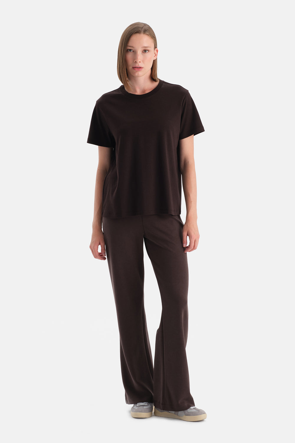 Koyu Kahve Bis Yaka Merserize Kısa Kollu Tişört