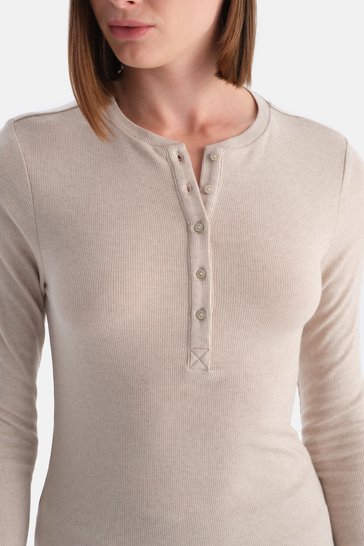 YARIM DÜĞMELİ KAŞMİR MODAL UZUN KOLLU TİŞÖRT