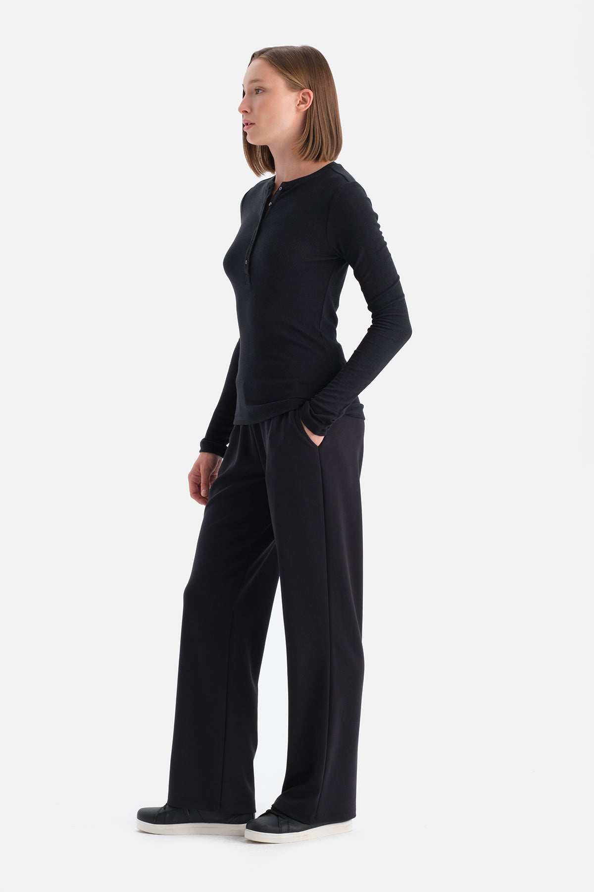 YARIM DÜĞMELİ KAŞMİR MODAL UZUN KOLLU TİŞÖRT