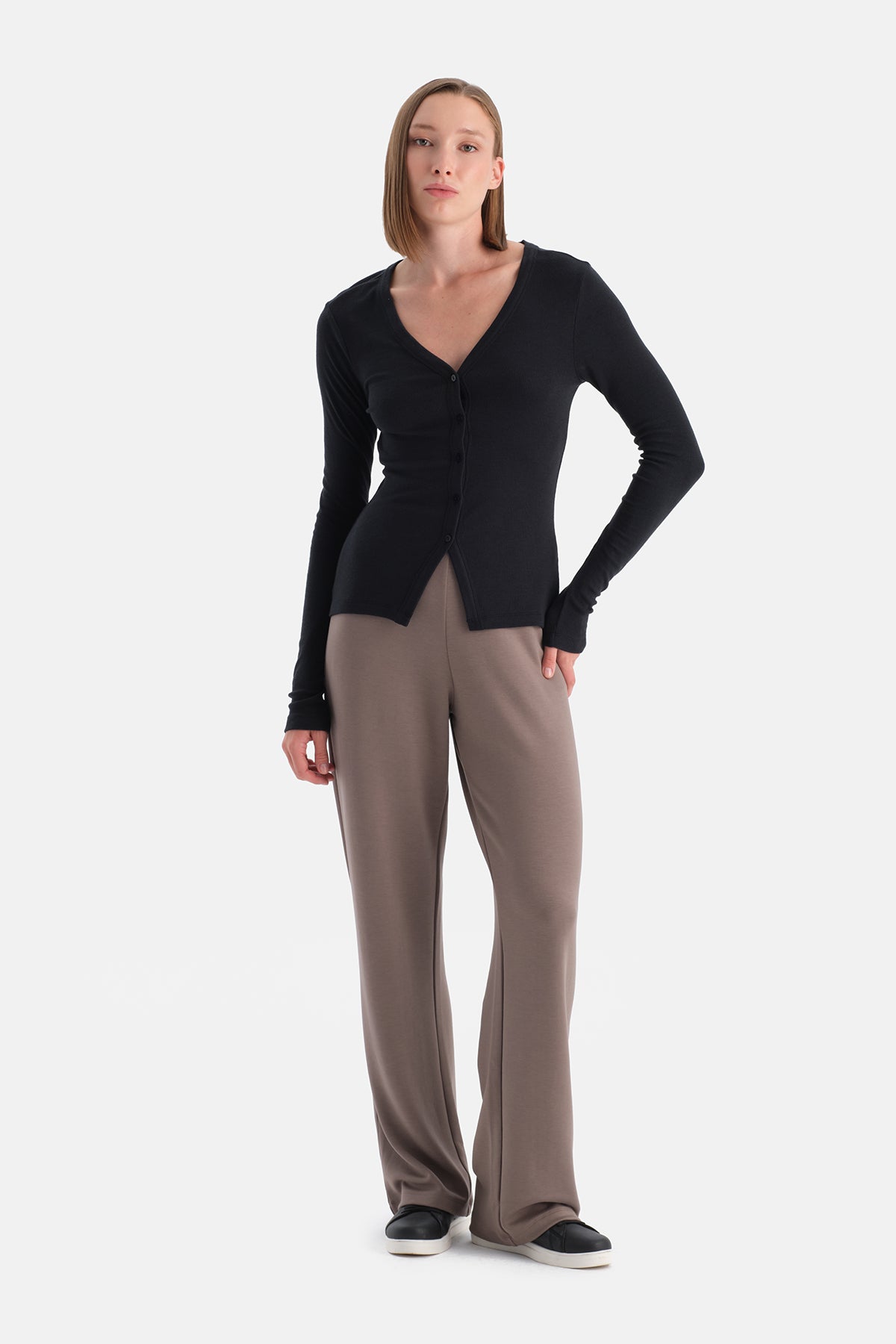 Siyah Düğmeli Kaşmir Modal Uzun Kollu Tişört