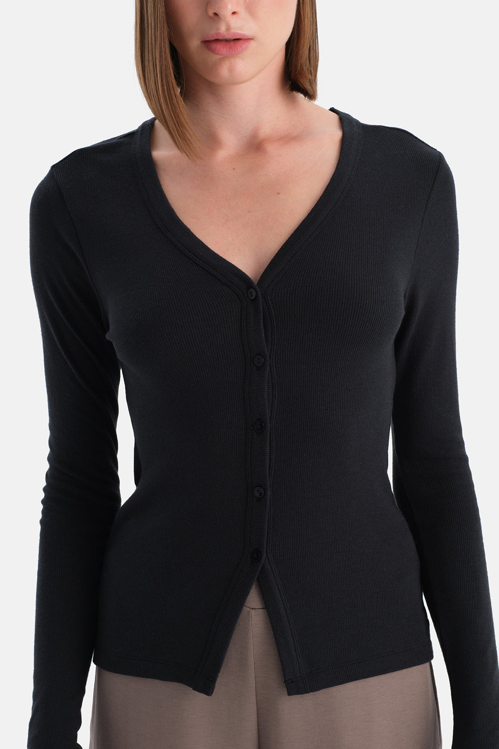 Siyah Düğmeli Kaşmir Modal Uzun Kollu Tişört