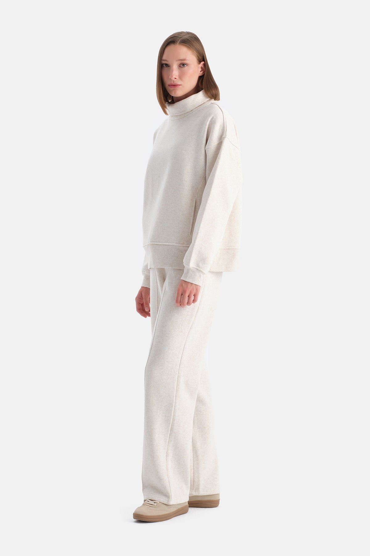 Ekru Melanj Travel Dik Yaka Üç İplik Sweatshirt