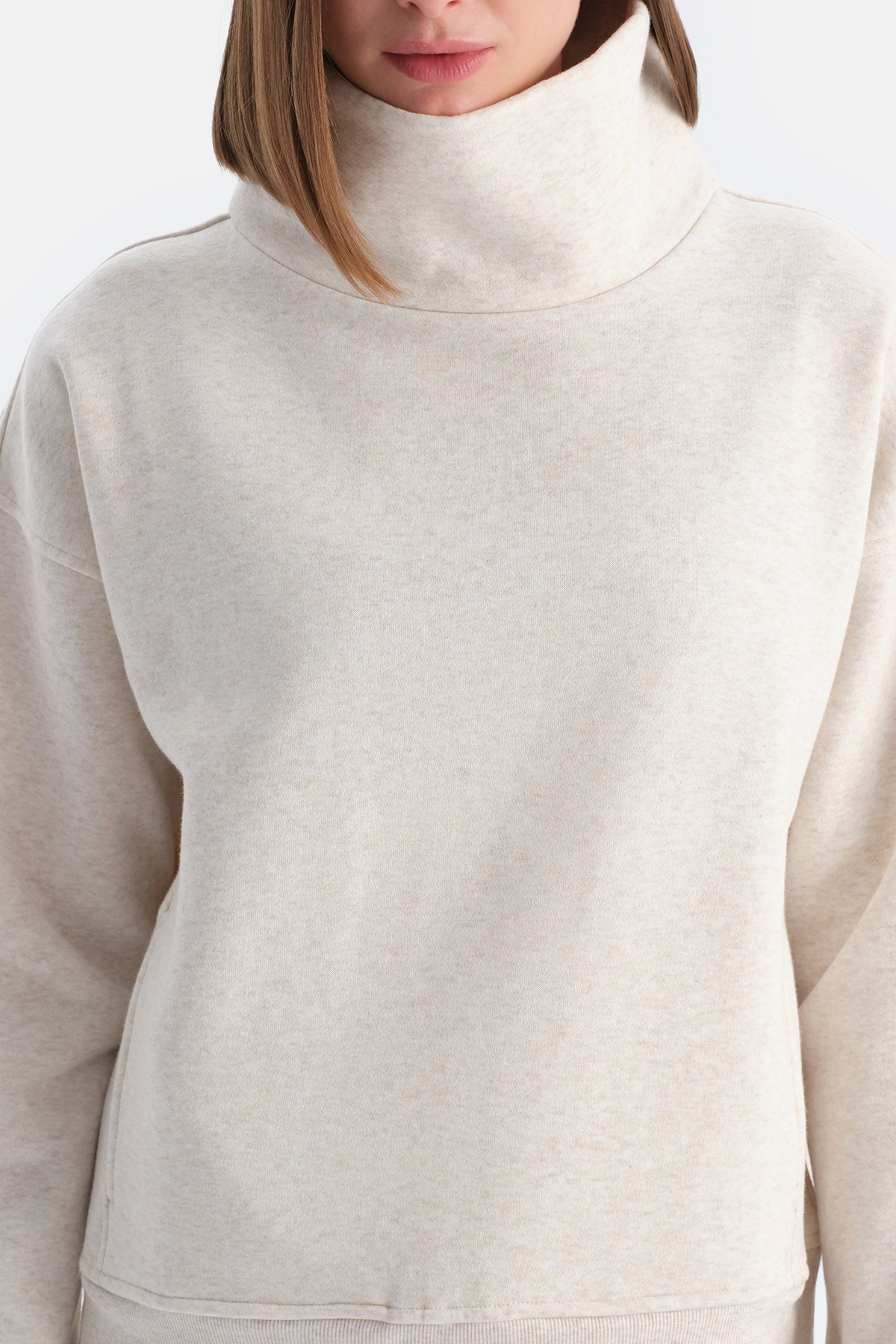 Ekru Melanj Travel Dik Yaka Üç İplik Sweatshirt