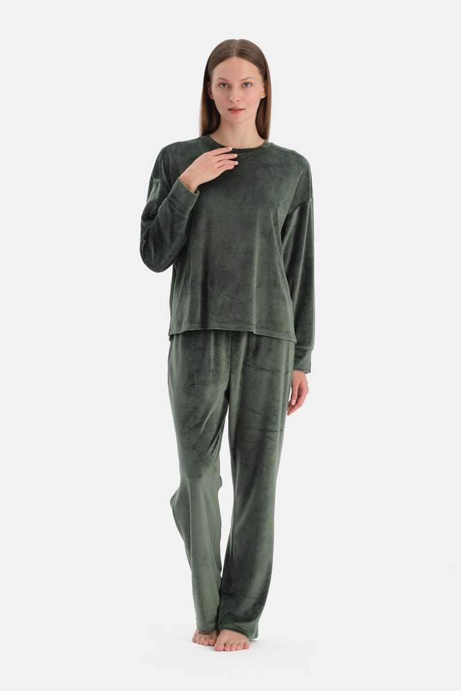 Koyu Yeşil Uzun Kollu Kadife Tişört Pantolon Pijama Takımı