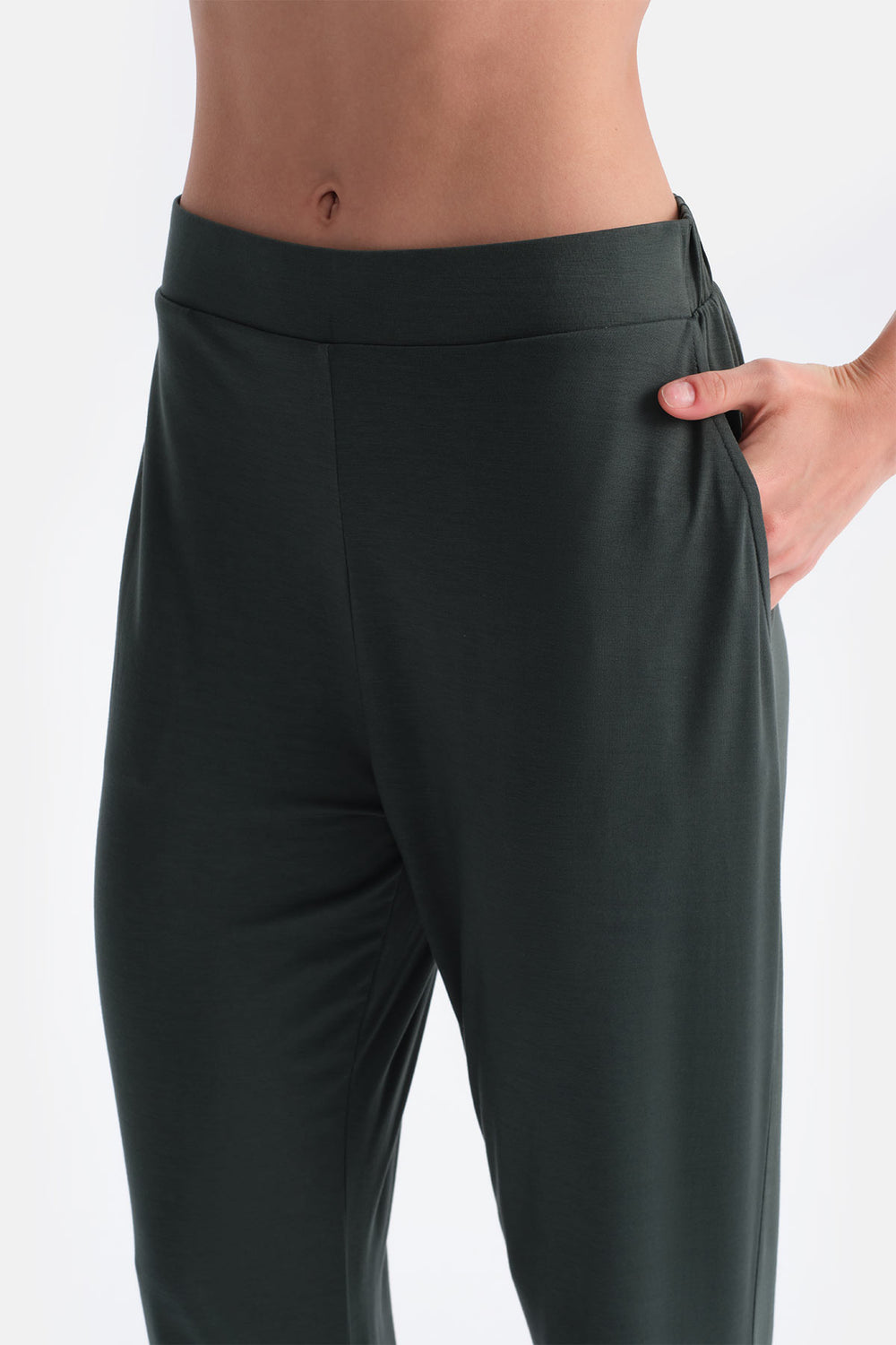 Koyu Yeşil V Yaka Dantel Detaylı Tişört Pantolon Takım