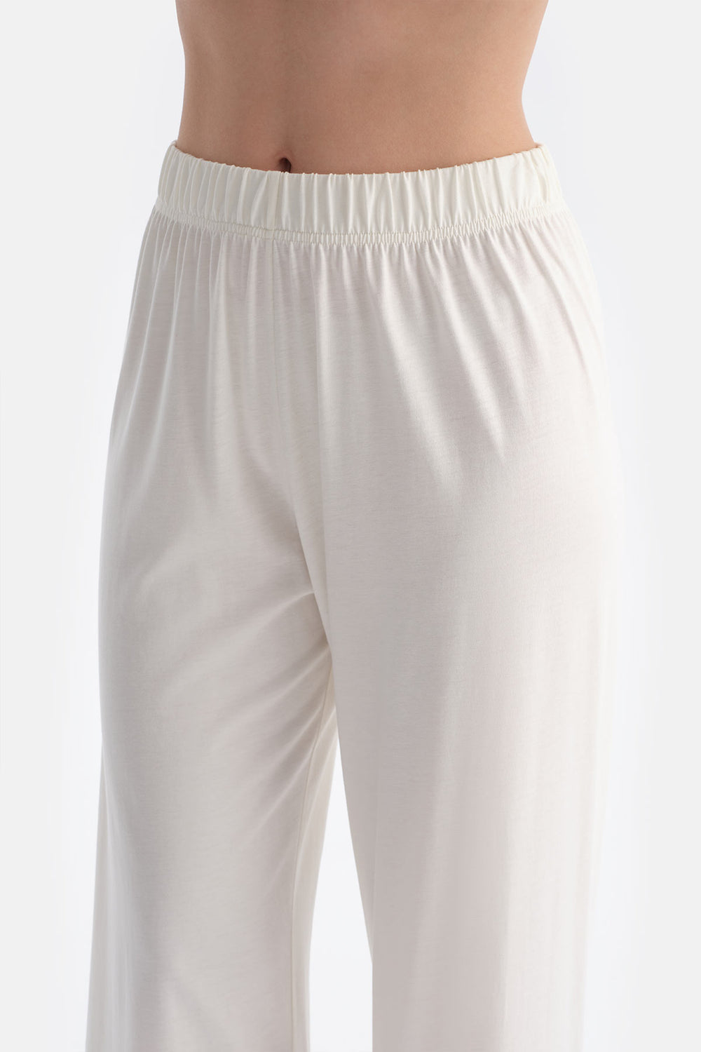 Ekru Saten Detaylı Gömlek Pantolon Takım