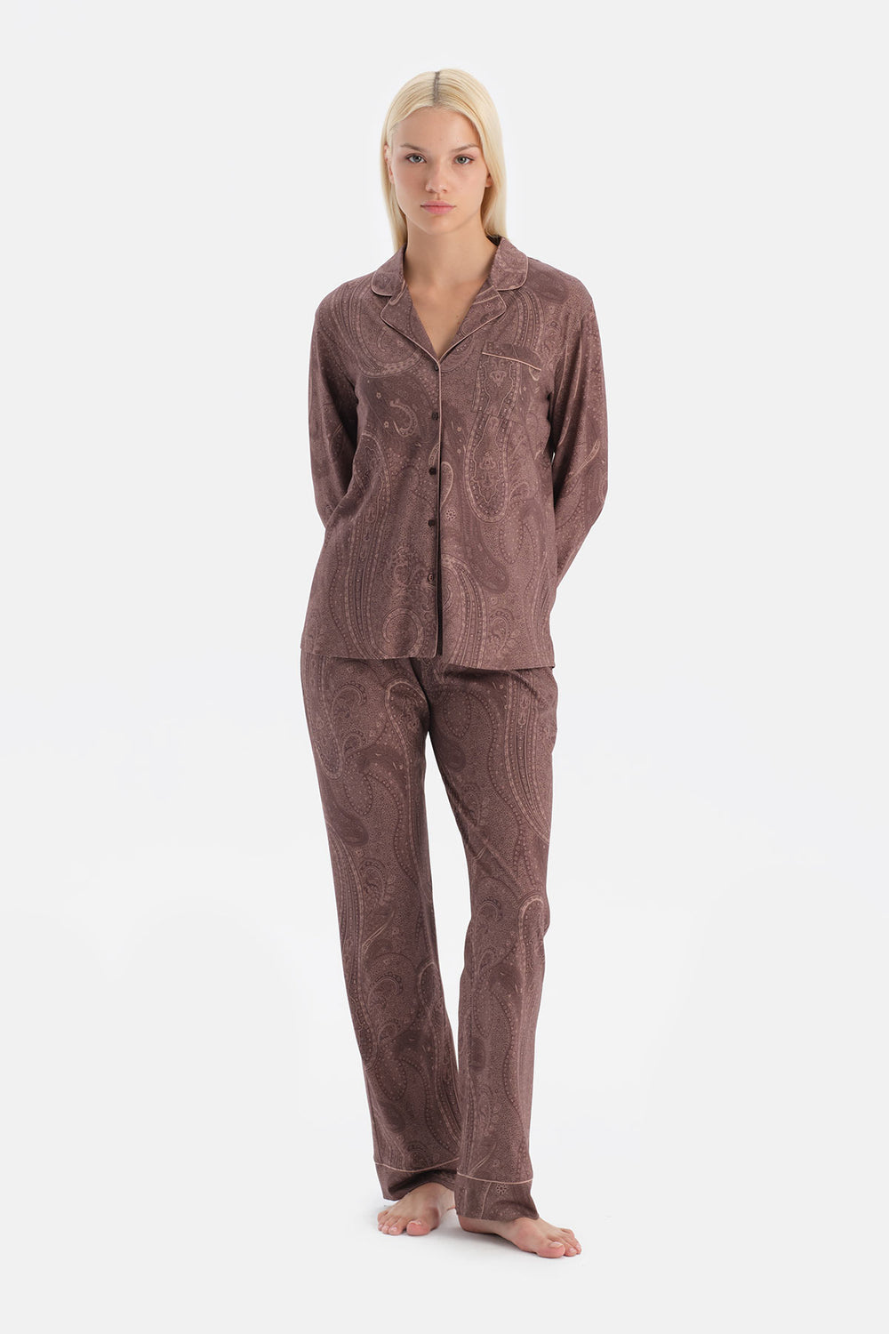 Kahverengi Şal Desenli Gömlek Pantolon Takım