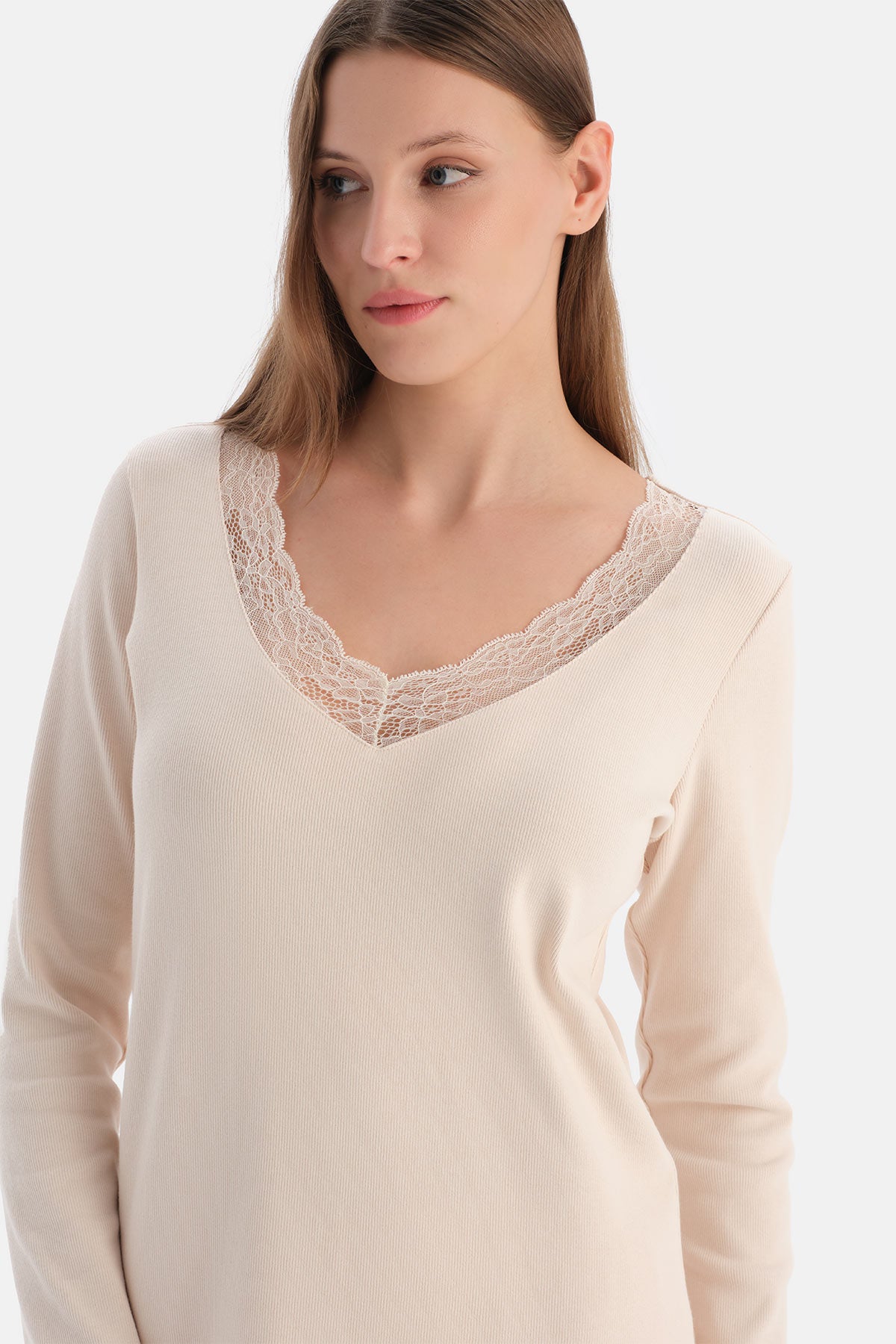 Ekru Dantelli Kaşkorse Tişört Pantolon Takım