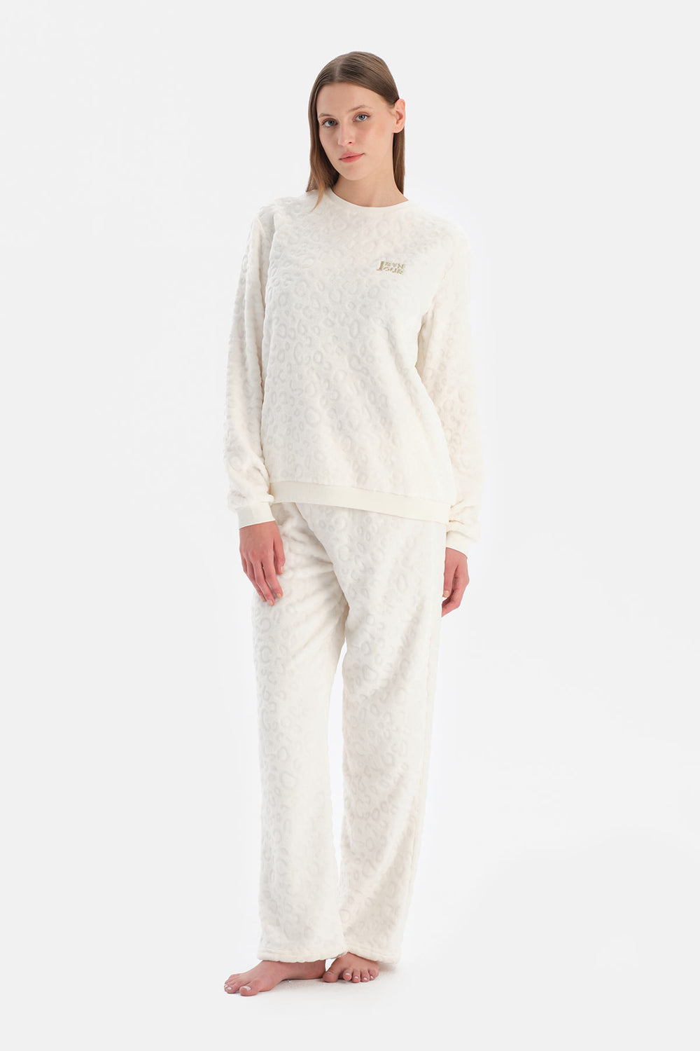 Ekru Leopar Desenli Kadife Tişört Pantolon Takım