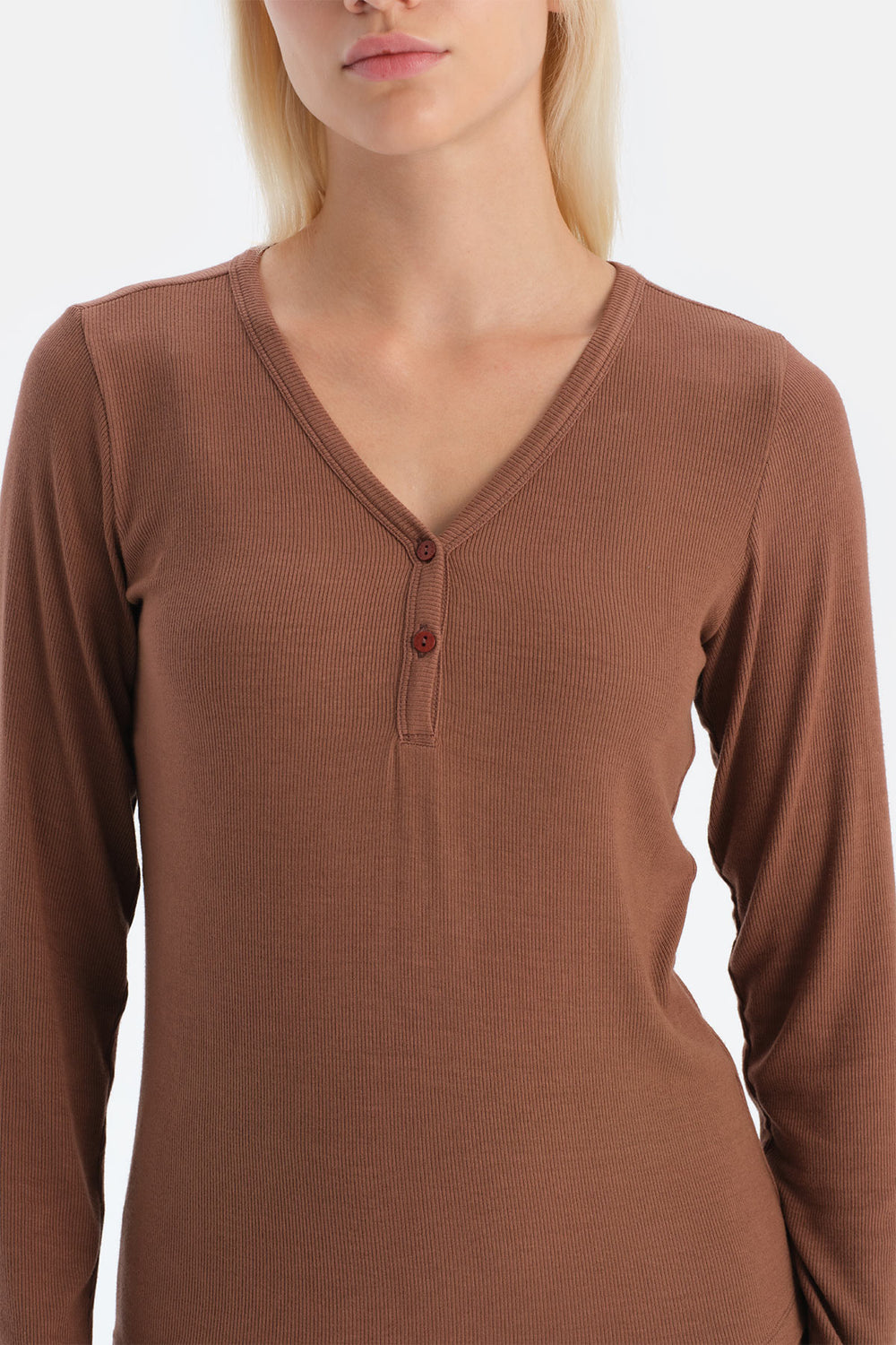 Sütlü Kahve V Yaka Kaşkorse Tişört Pantolon Takım