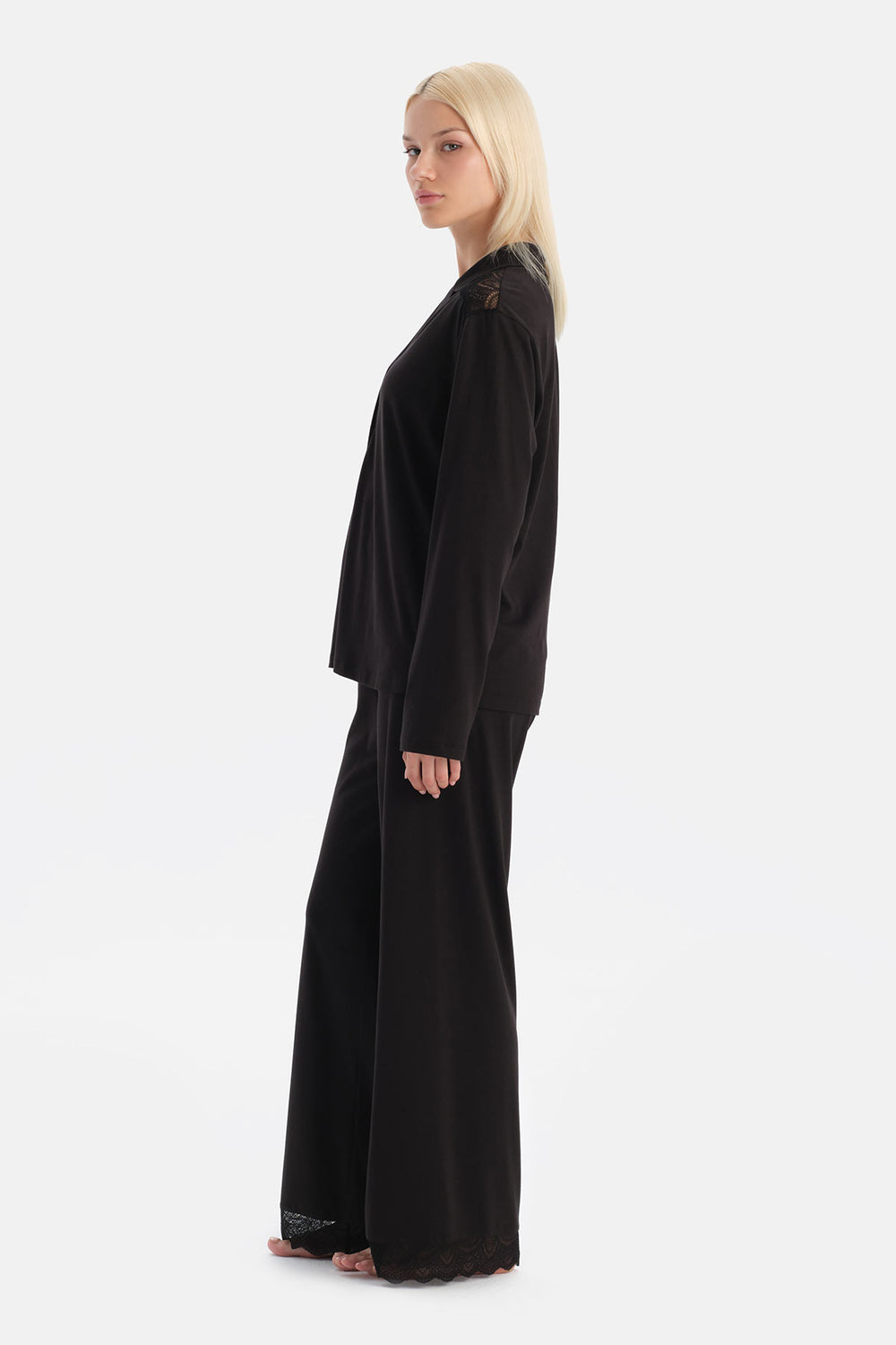 Siyah Dantel Detaylı Gömlek Pantolon Takım