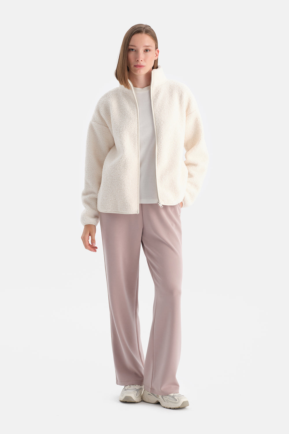 Ekru Kadın Ön Cepli Çıtçıtlı Mont