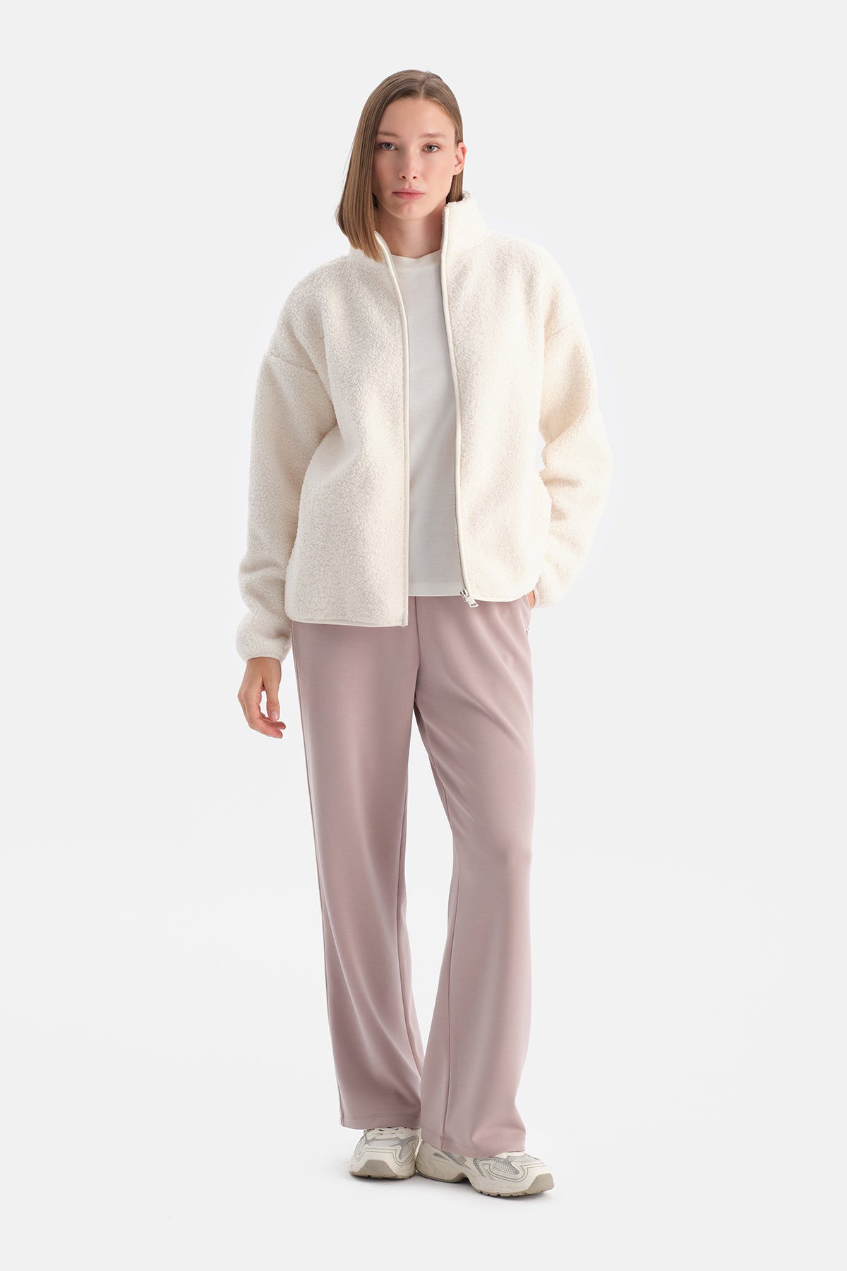 Ekru Kadın Ön Cepli Çıtçıtlı Mont