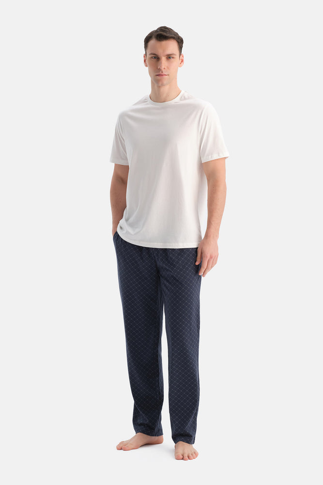 Beyaz Bisiklet Yaka Tişört Pantolon Takım