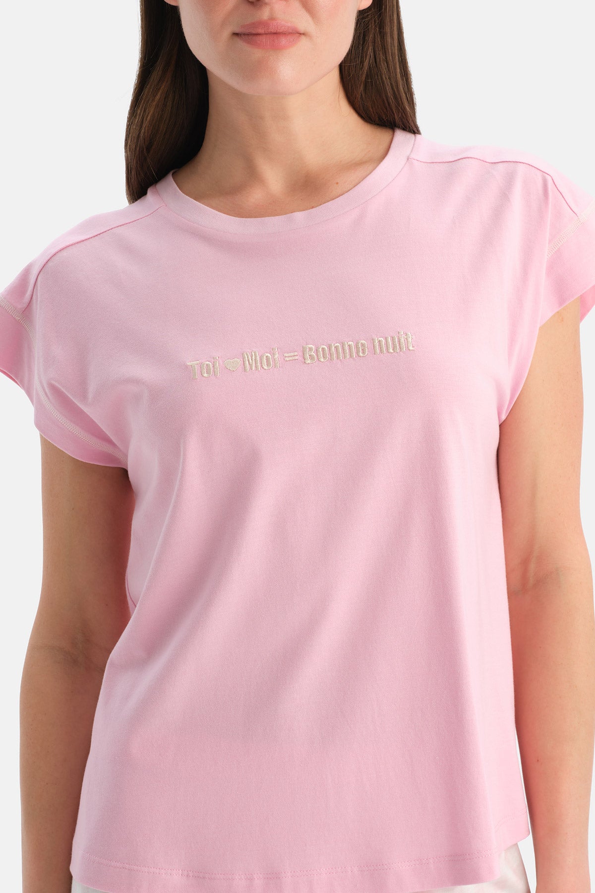 Açık Pembe Nakış Detaylı Tişört Şort Pijama Takımı