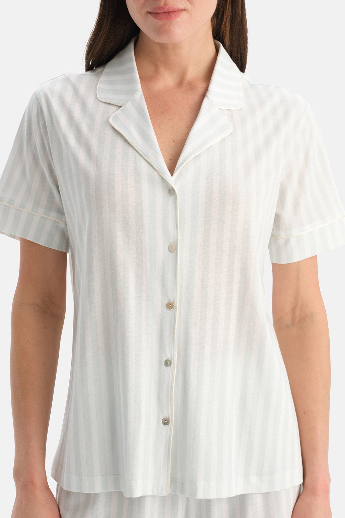 Açık Mavi Çizgili Pamuk Modal Gömlek Şort Pijama Takımı