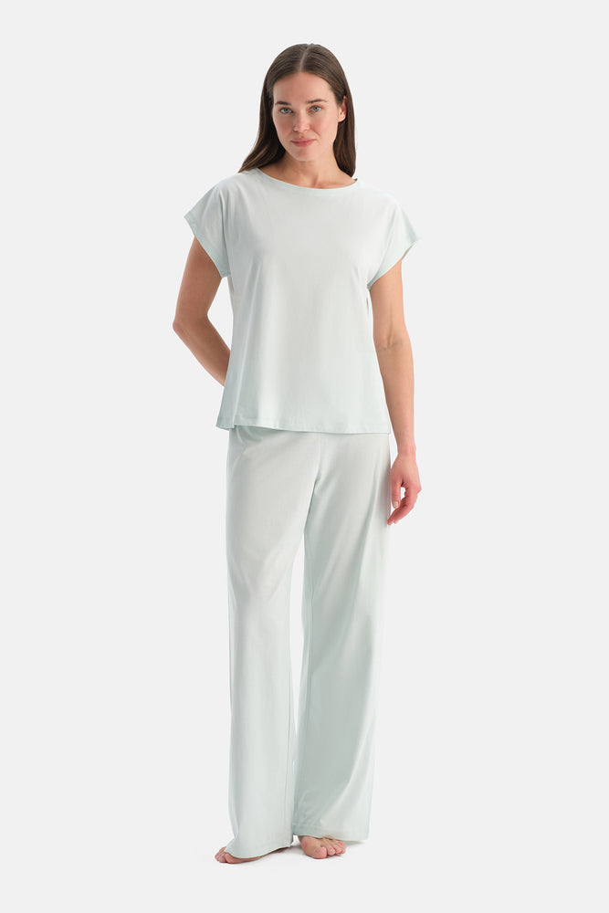 Su Yeşili Kayık Yaka Kısa Kollu Tişört Pantolon Takım
