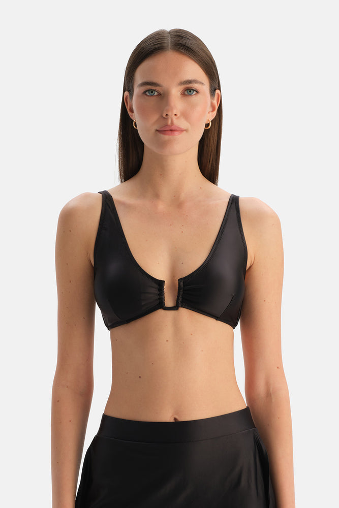 Siyah Üçgen Geniş Bikini Üst