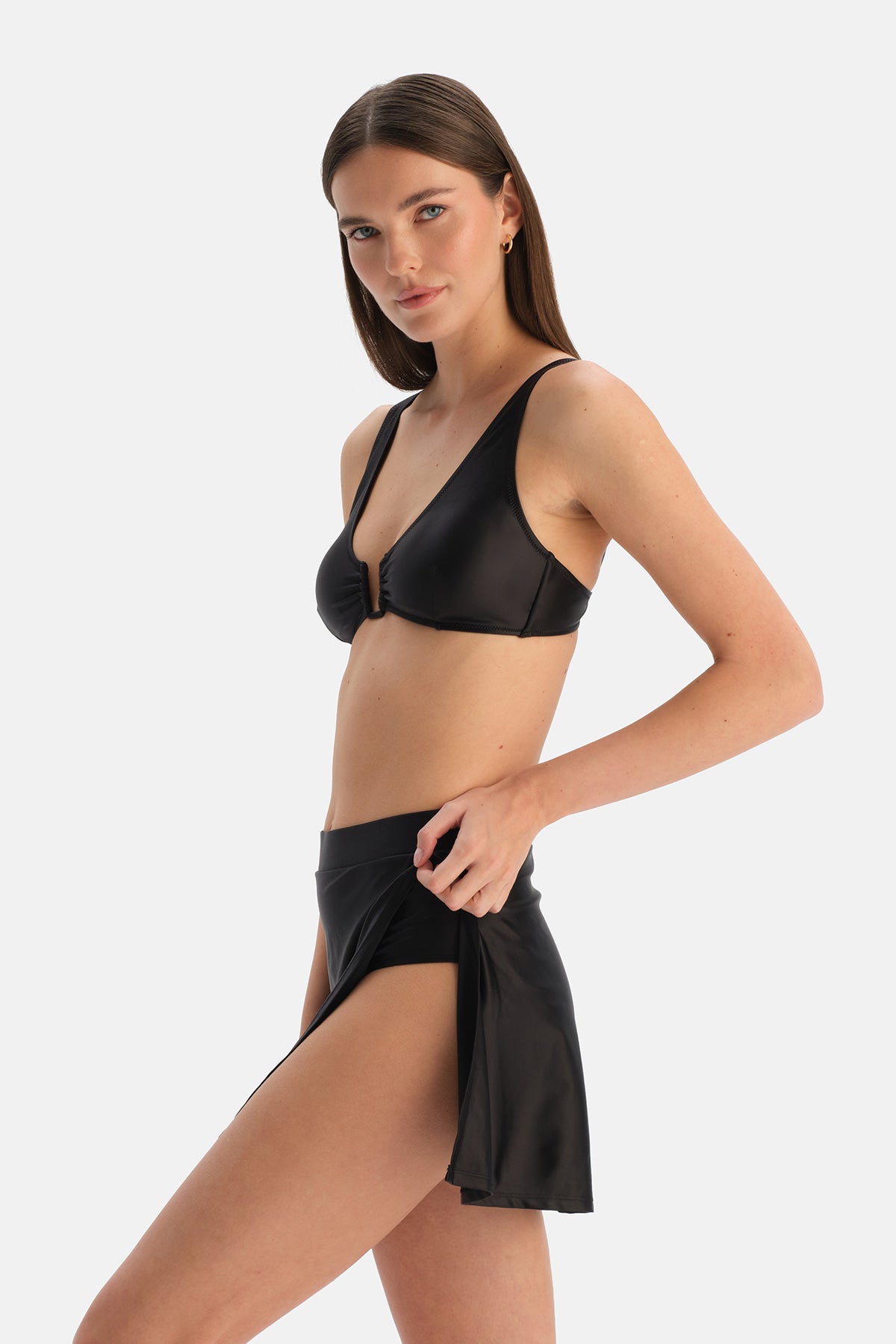 Siyah Üçgen Geniş Bikini Üst