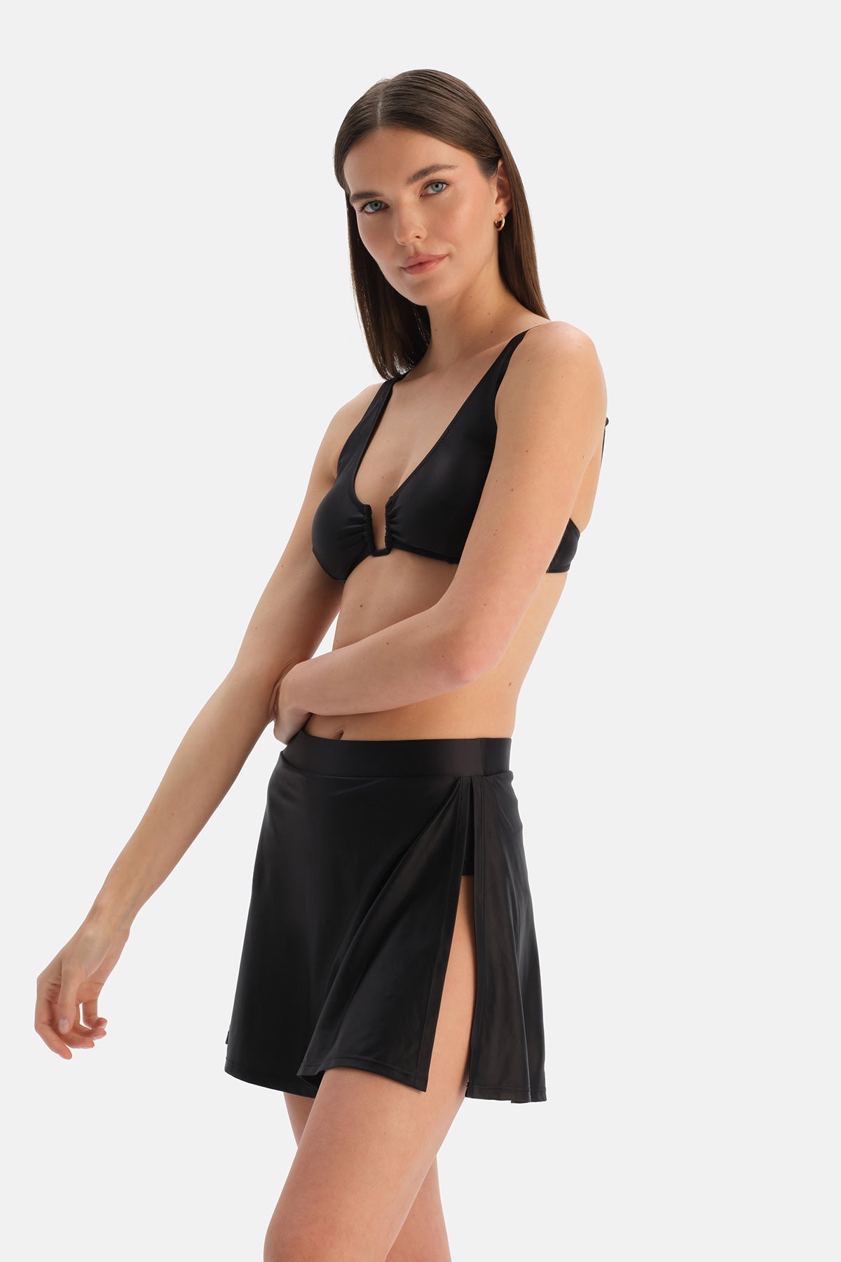 Siyah Üçgen Geniş Bikini Üst