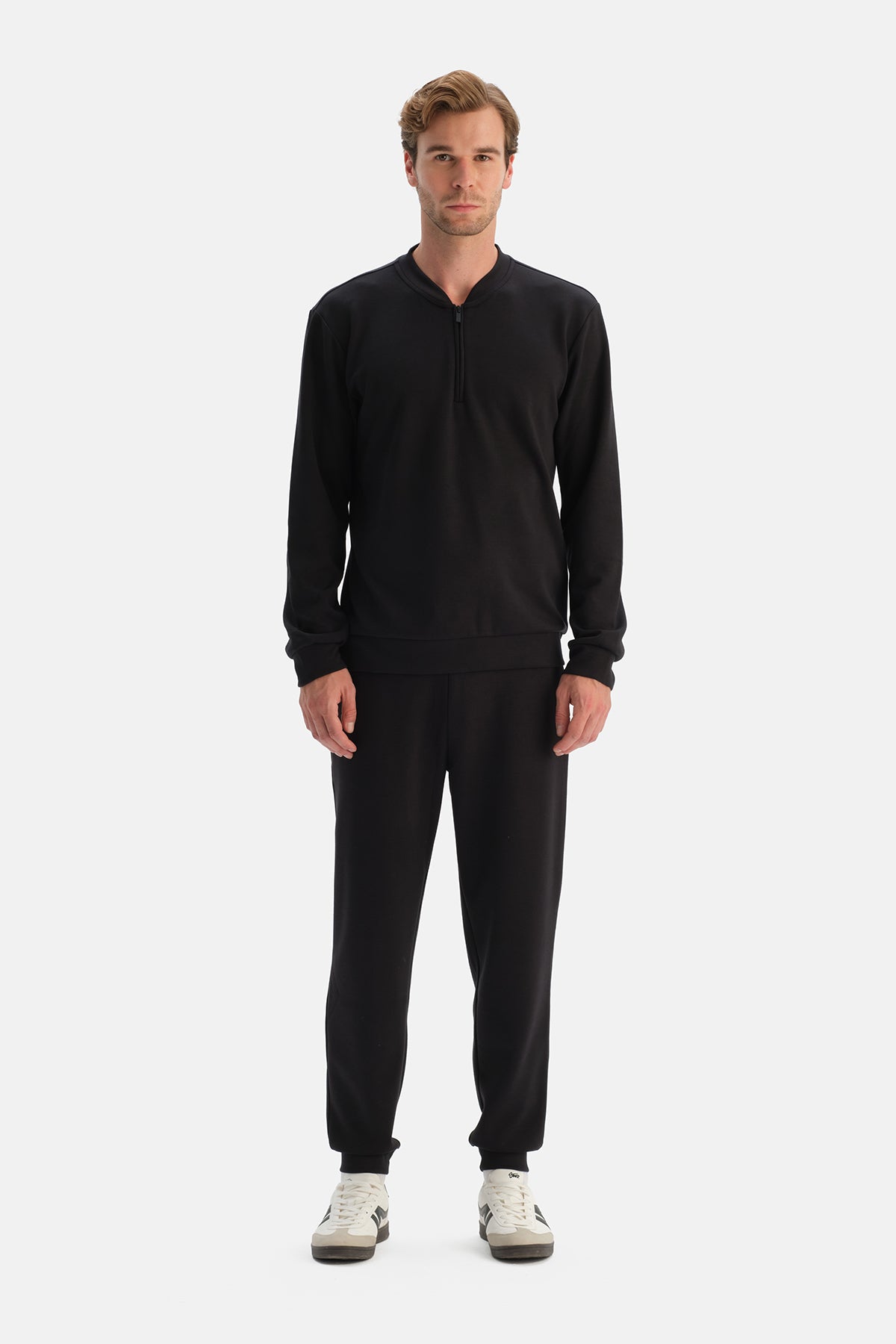 Siyah Yarım Fermuarlı Sweatshirt