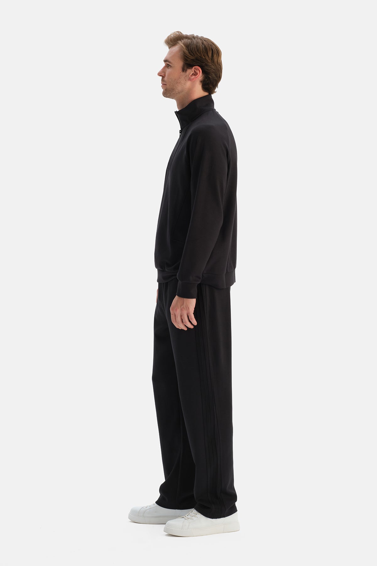 Siyah Yarım Fermuarlı Dik Yaka Sweatshirt