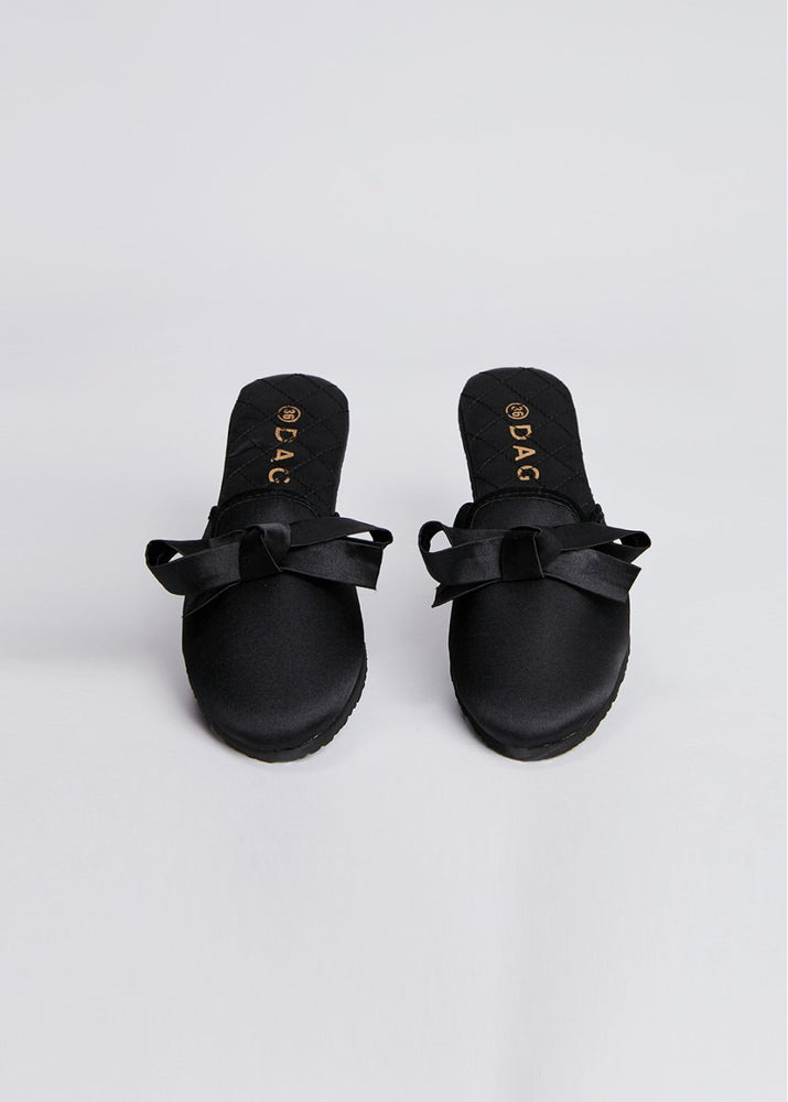 BLACK SLIPPER