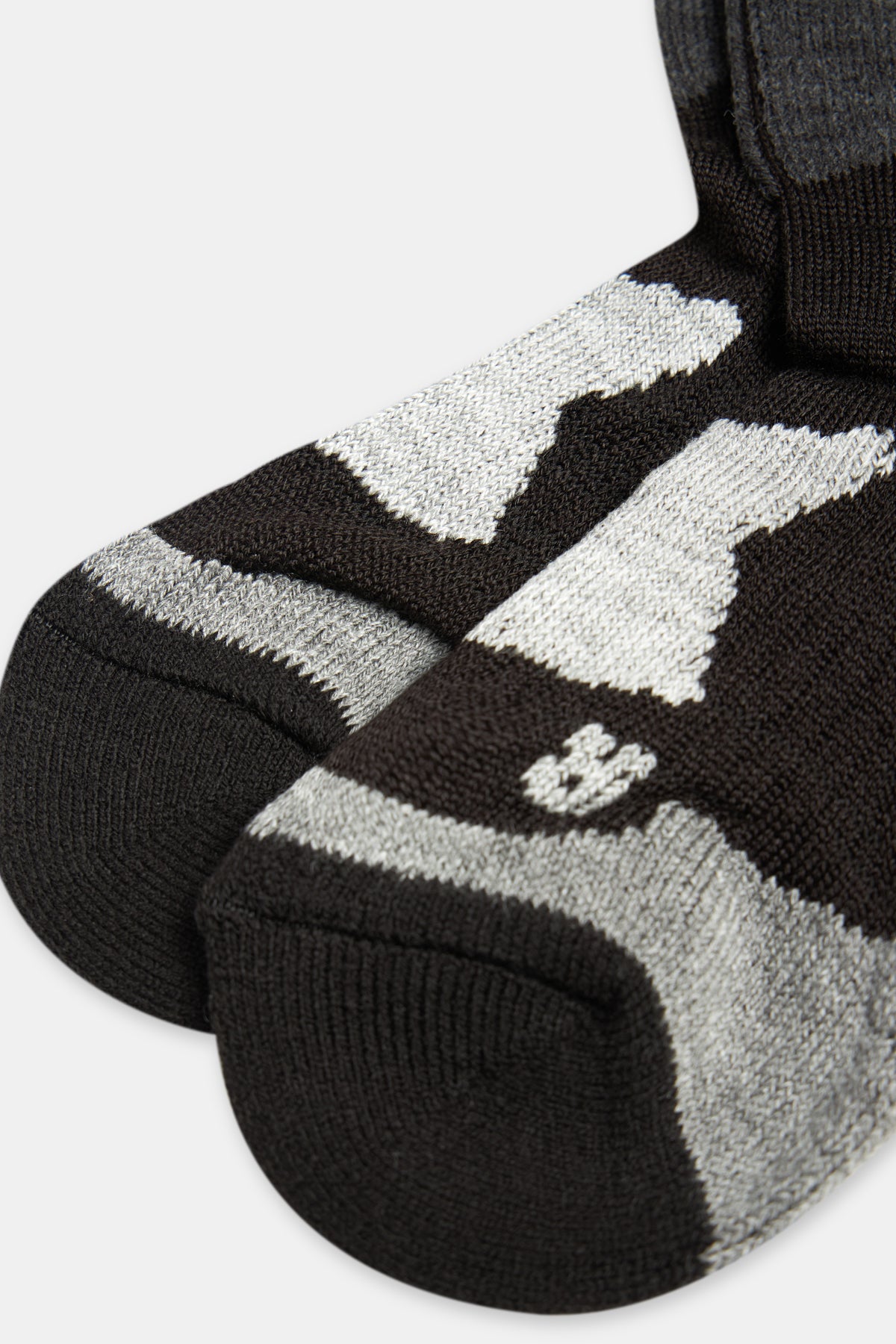 BLACK SOCKS