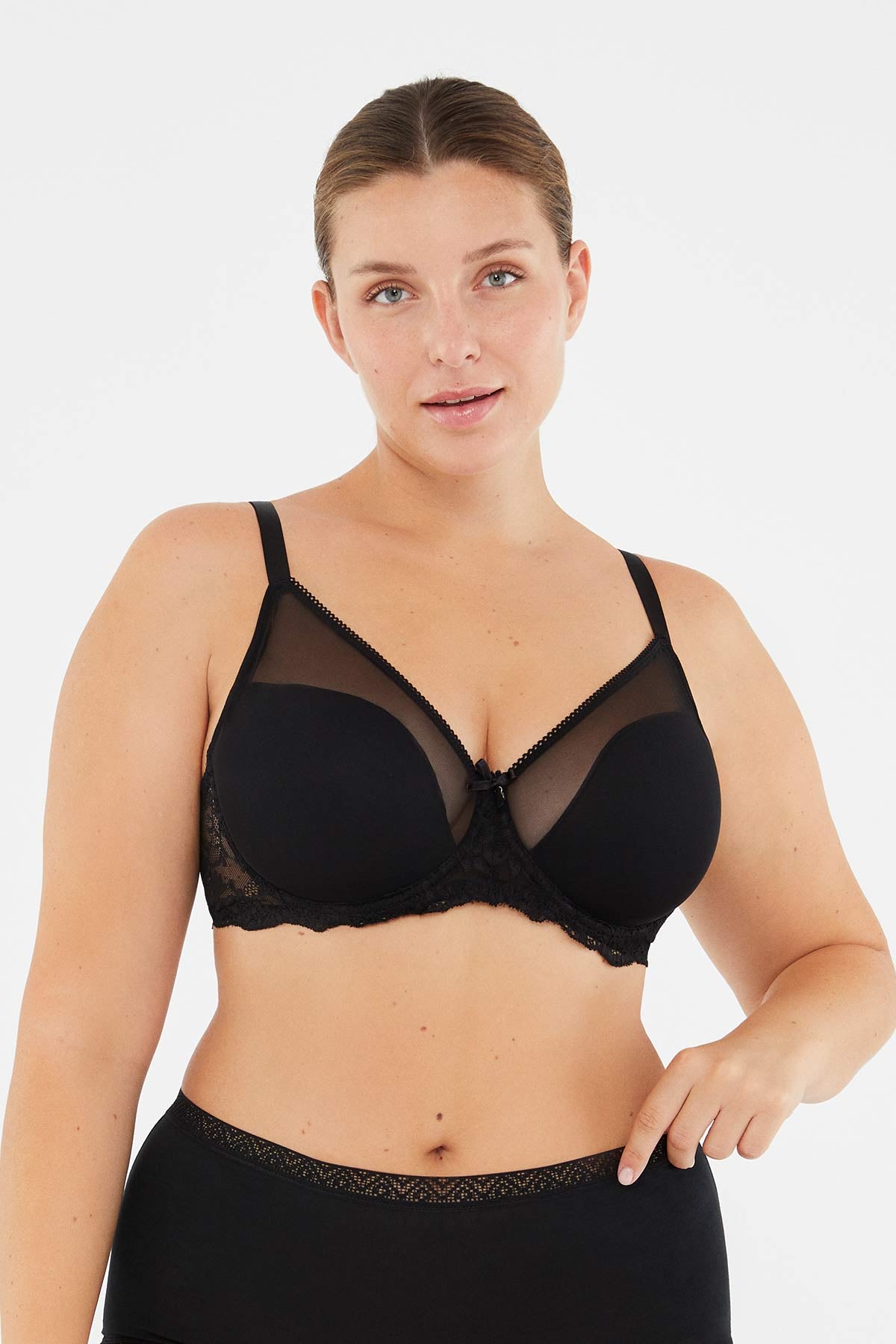 BLACK BRA