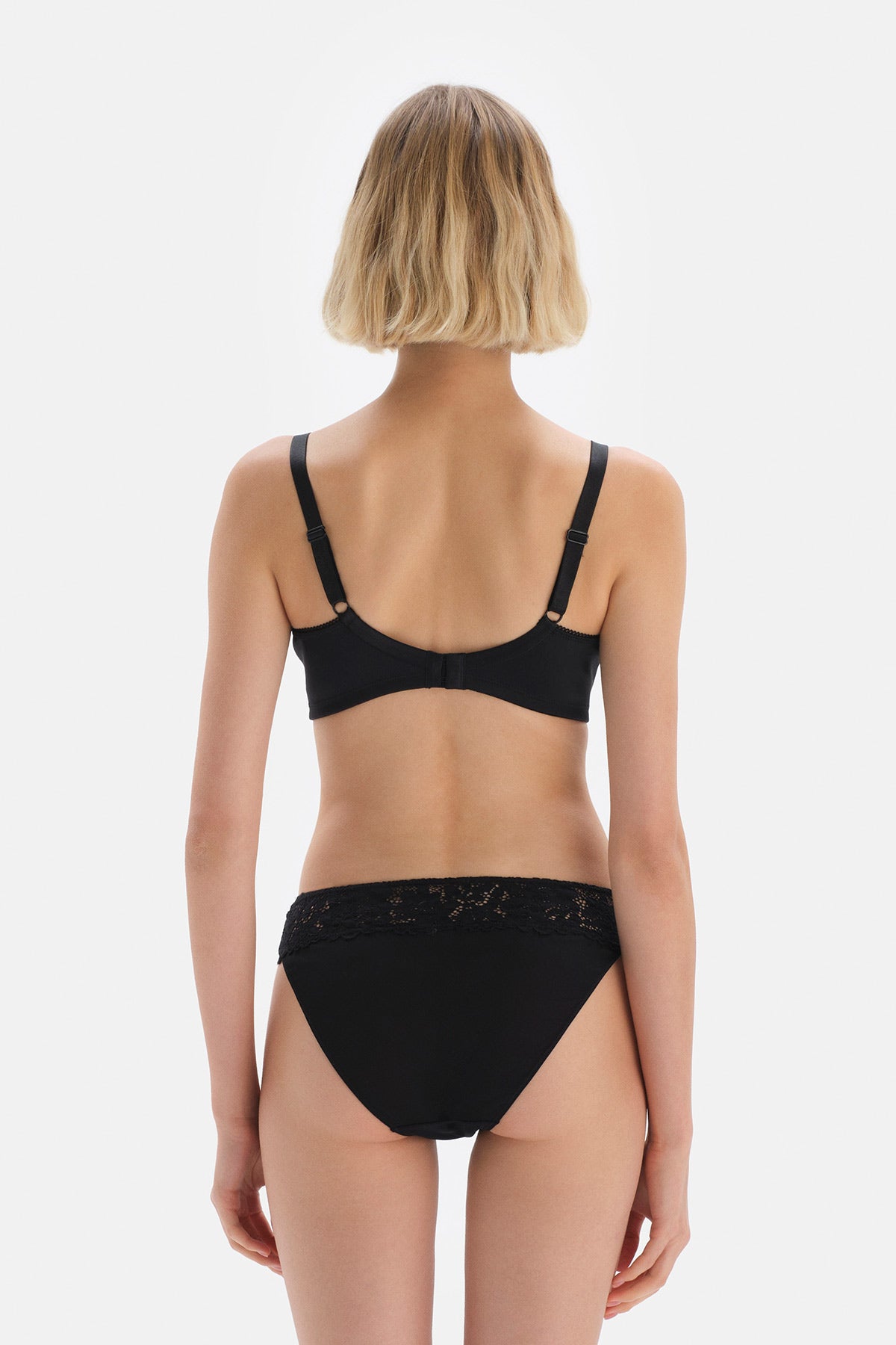 BLACK BRA