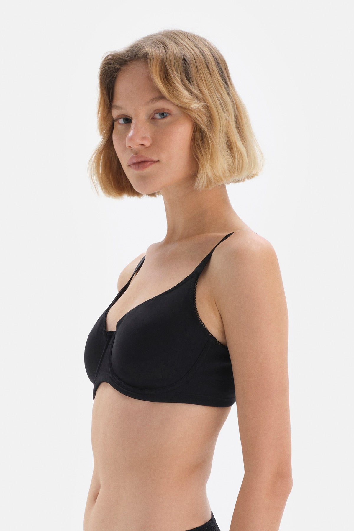 BLACK BRA
