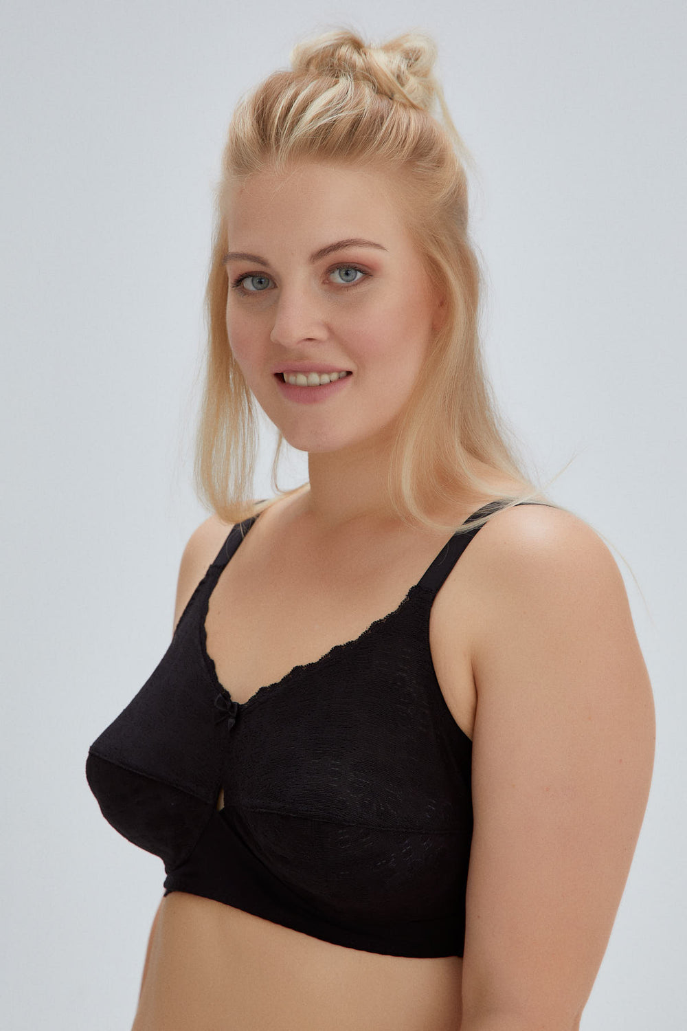BLACK BRA