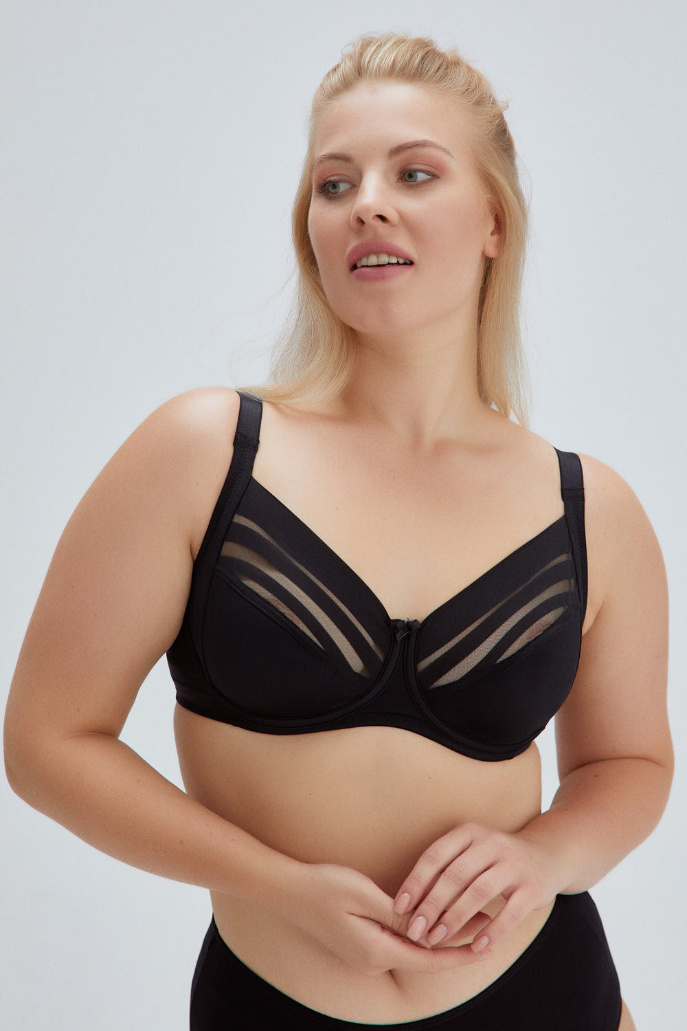BLACK BRA
