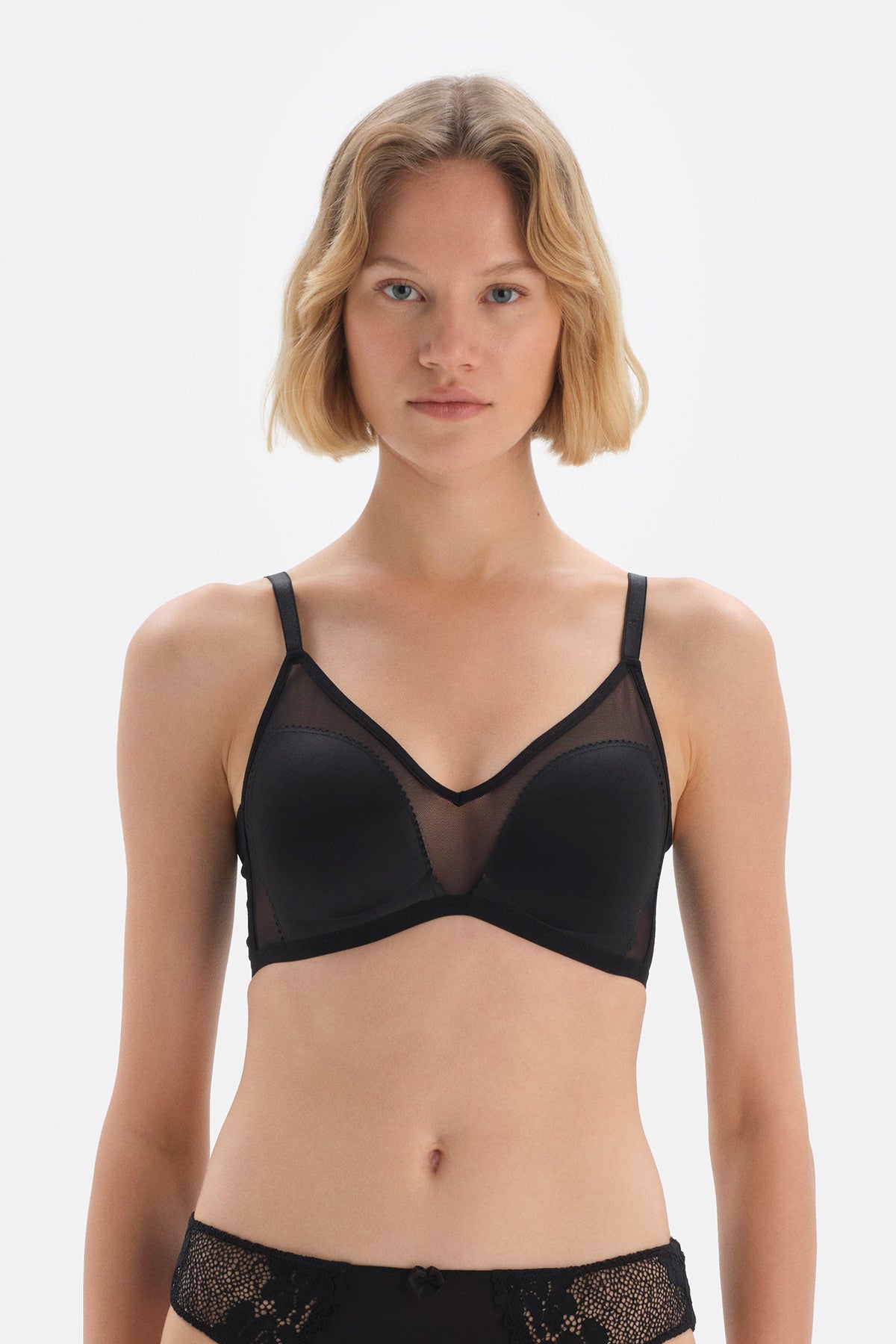 BLACK BRA