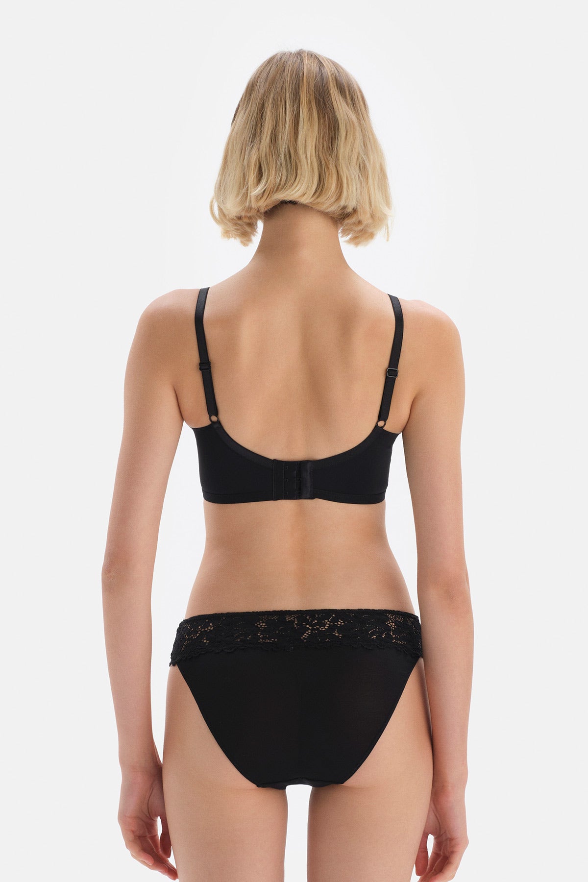 BLACK BRA