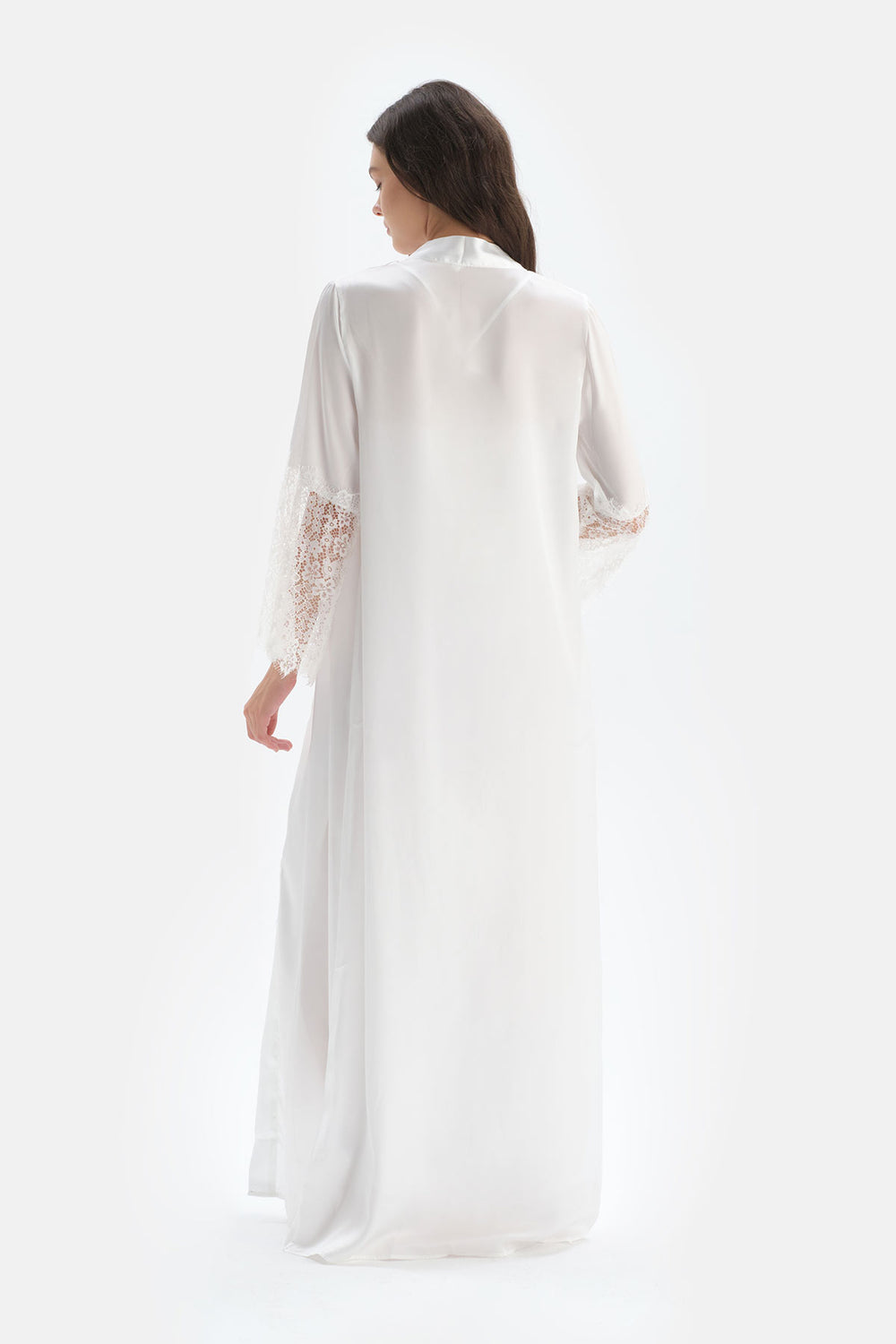 WHITE ROBE