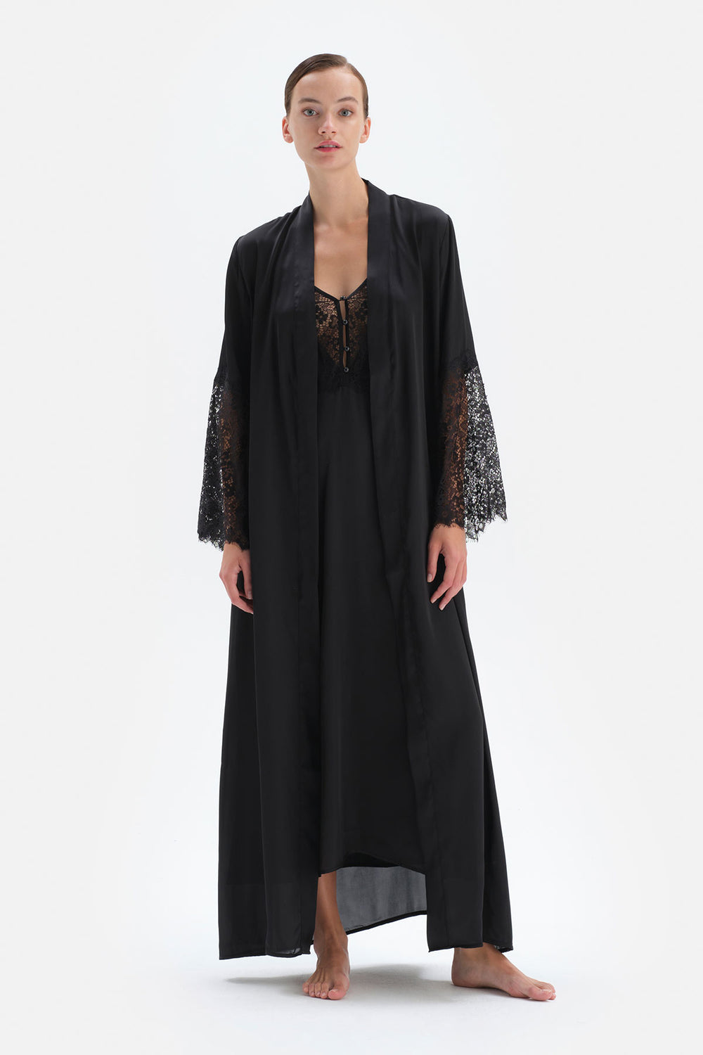 BLACK ROBE