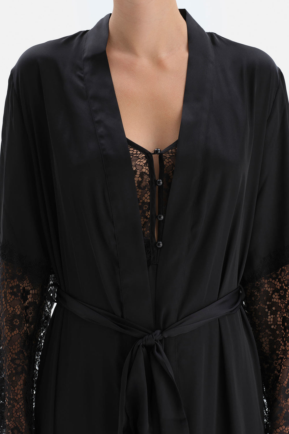 BLACK ROBE